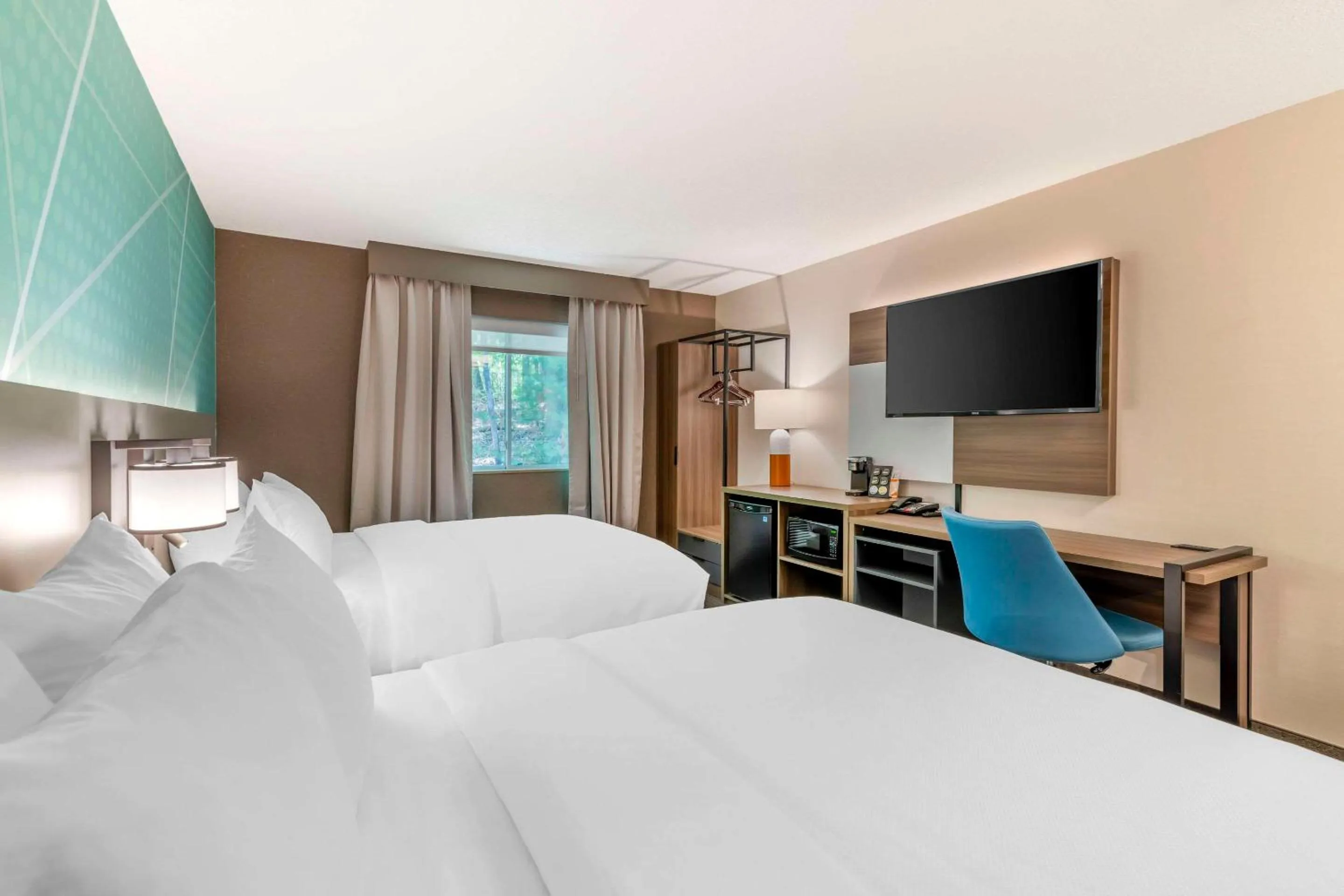 Bedroom, Bed in Comfort Inn & Suites Saratoga Springs