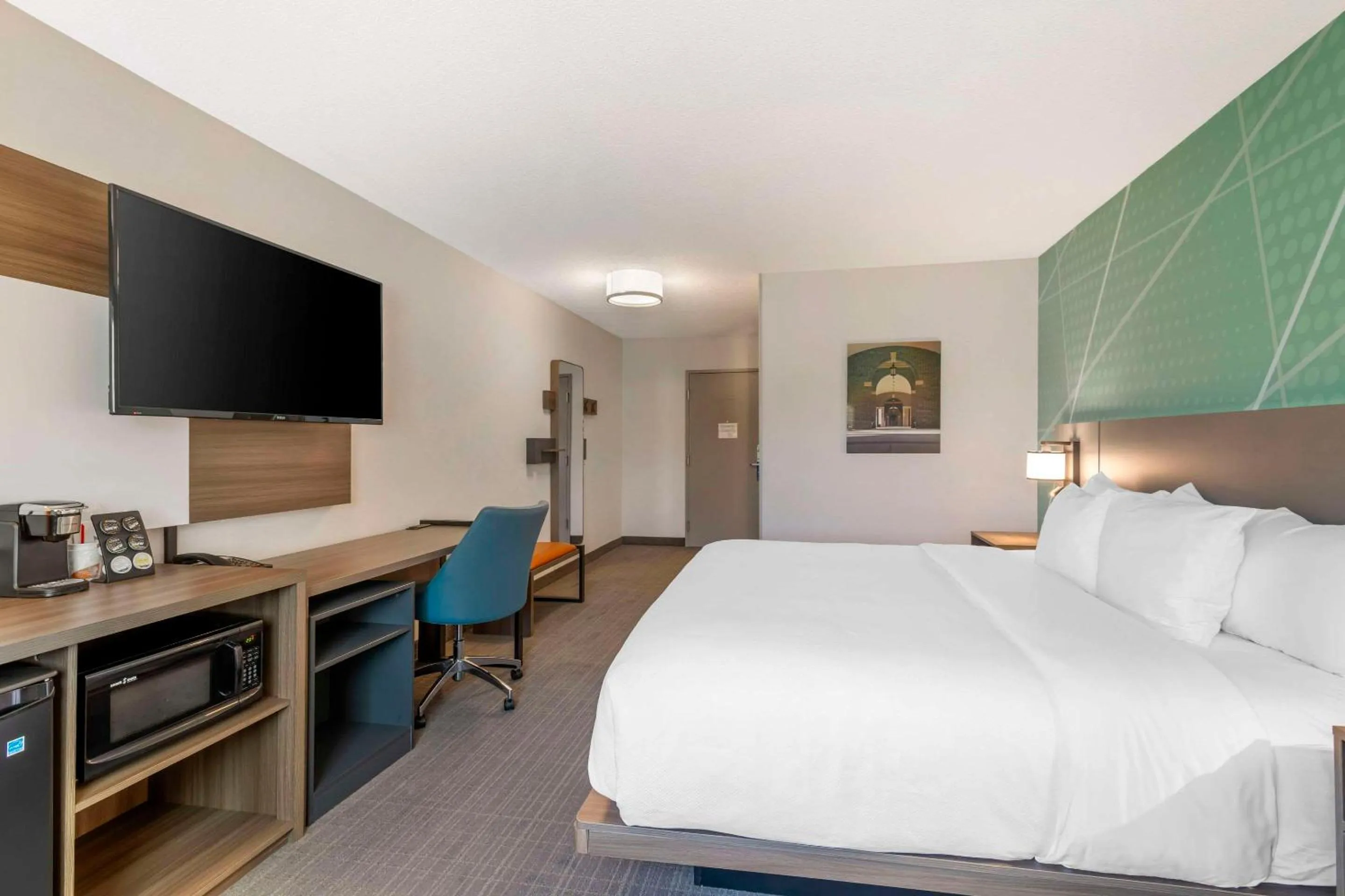 Bedroom, Bed in Comfort Inn & Suites Saratoga Springs