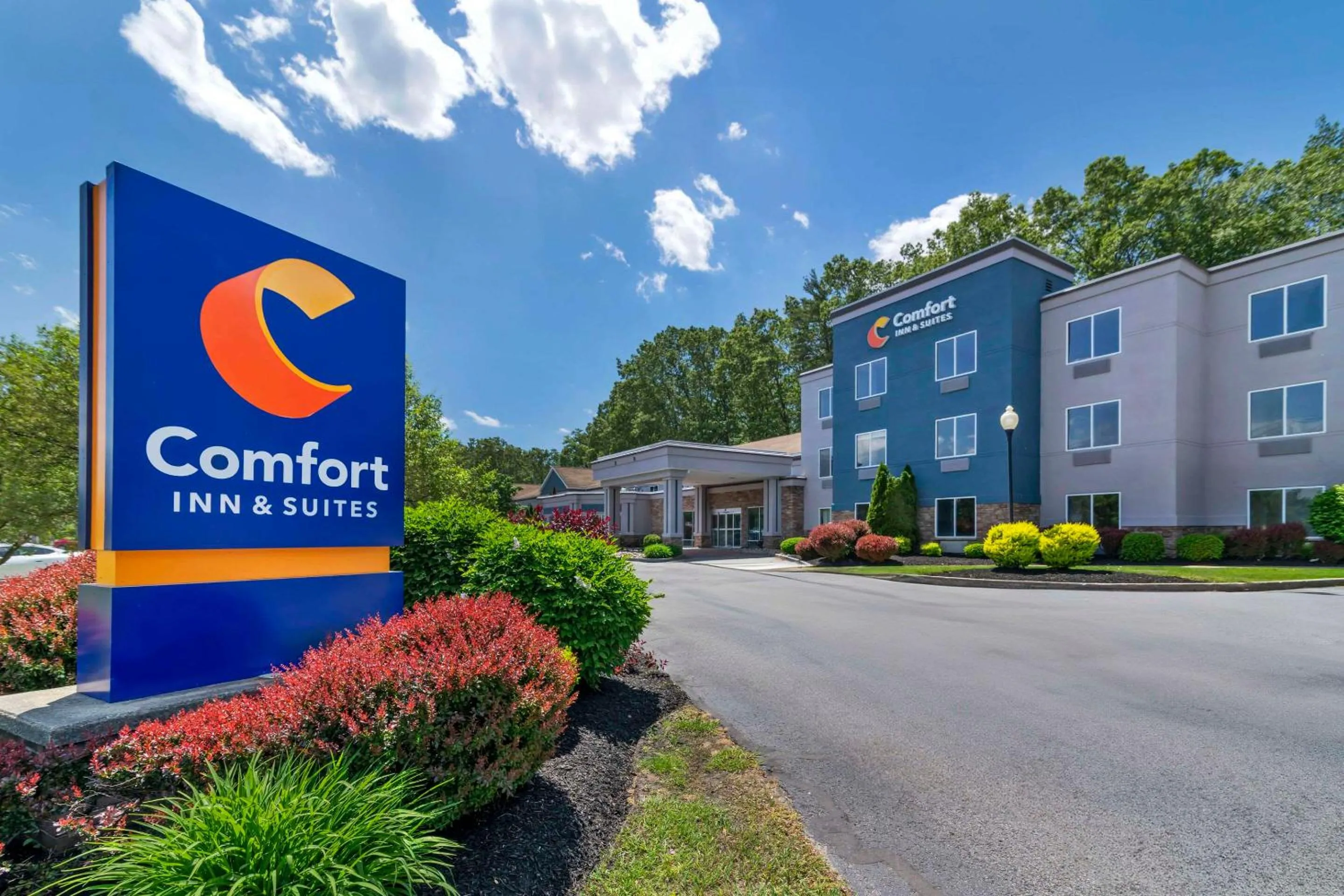 Property building in Comfort Inn & Suites Saratoga Springs