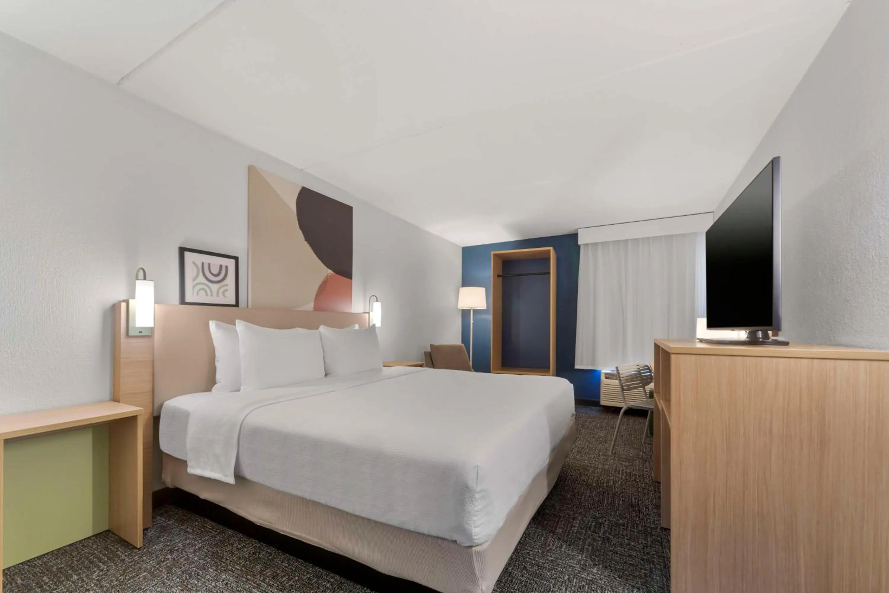 Bed in Spark By Hilton Grand Prairie