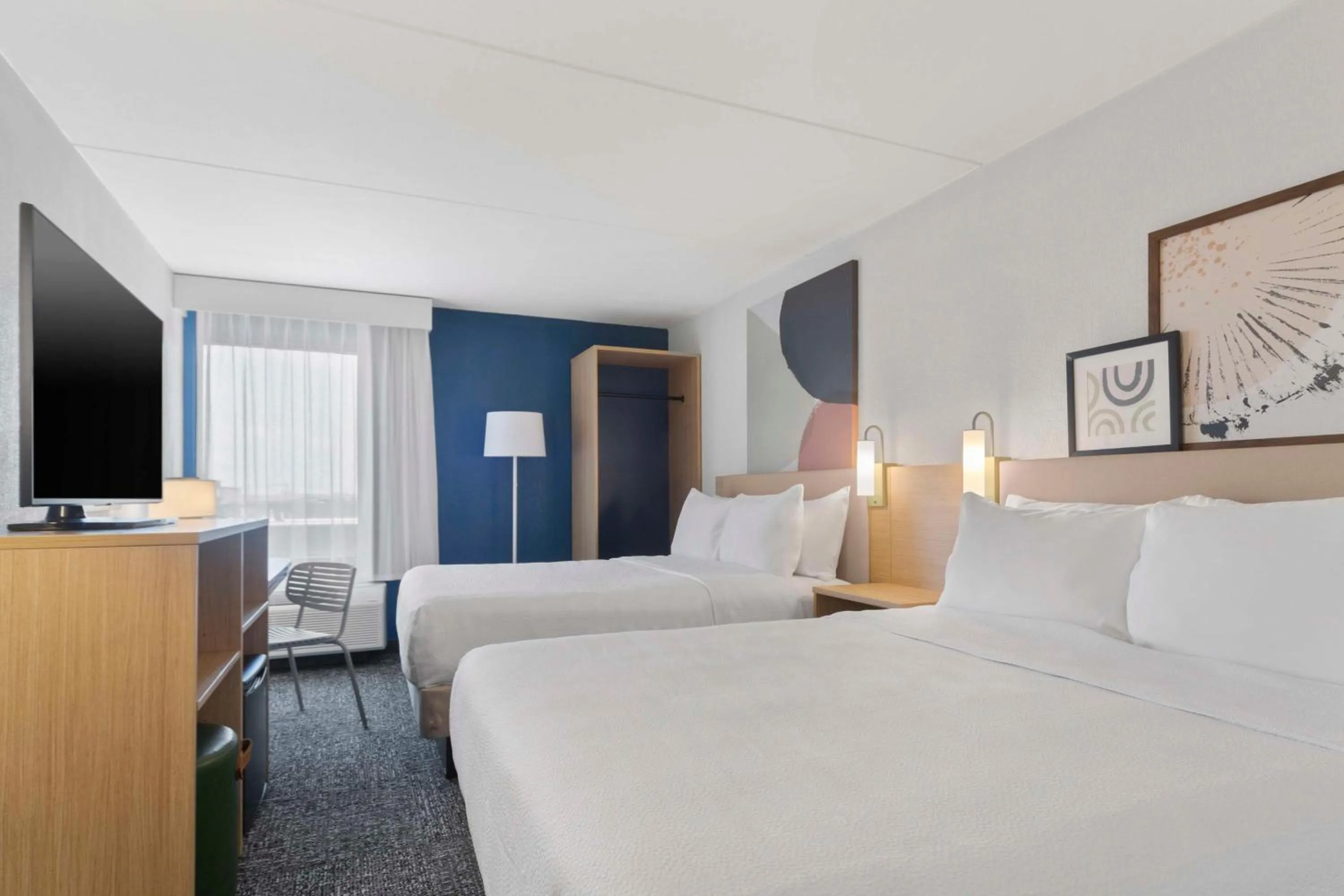 Bed in Spark By Hilton Grand Prairie