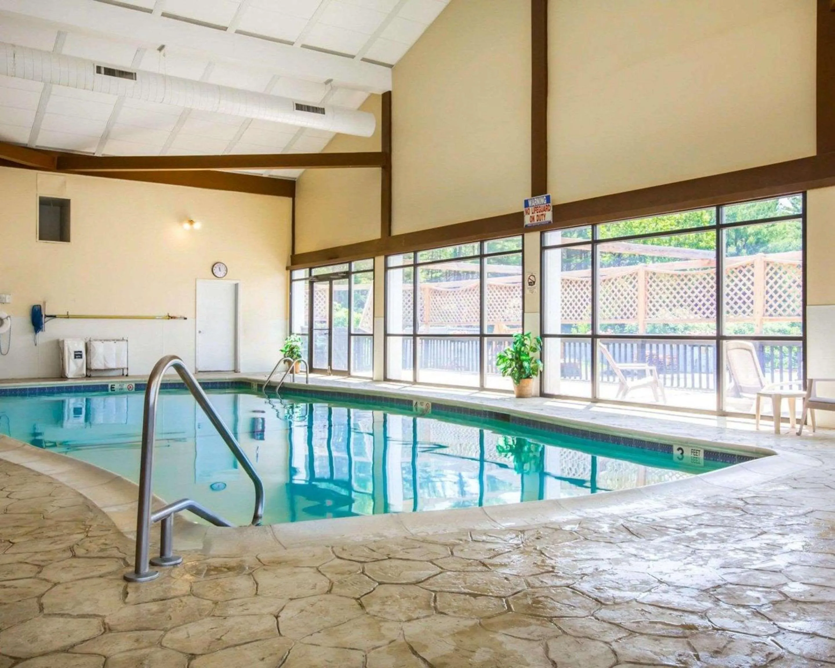 Swimming pool in Clarion Inn & Suites at the Outlets of Lake George