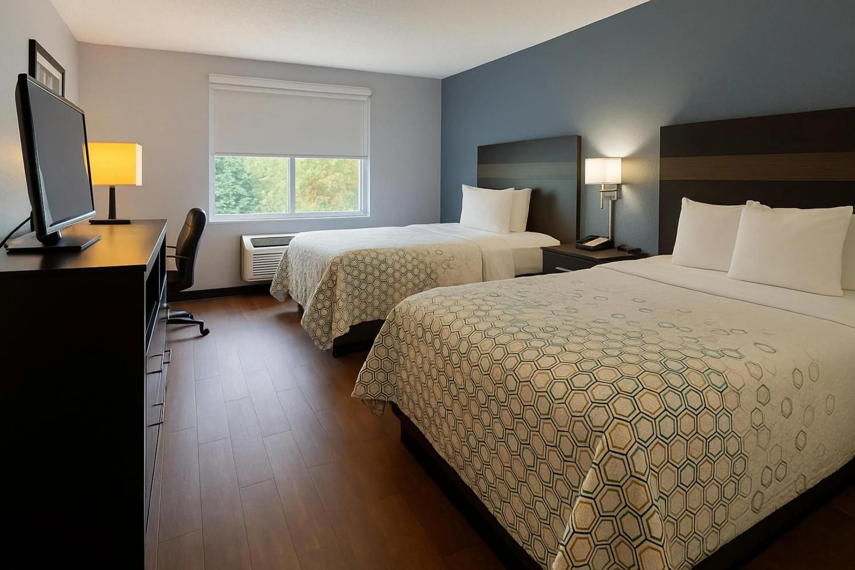 Photo of the whole room, Bed in HomeTown Inn by Red Roof East Syracuse