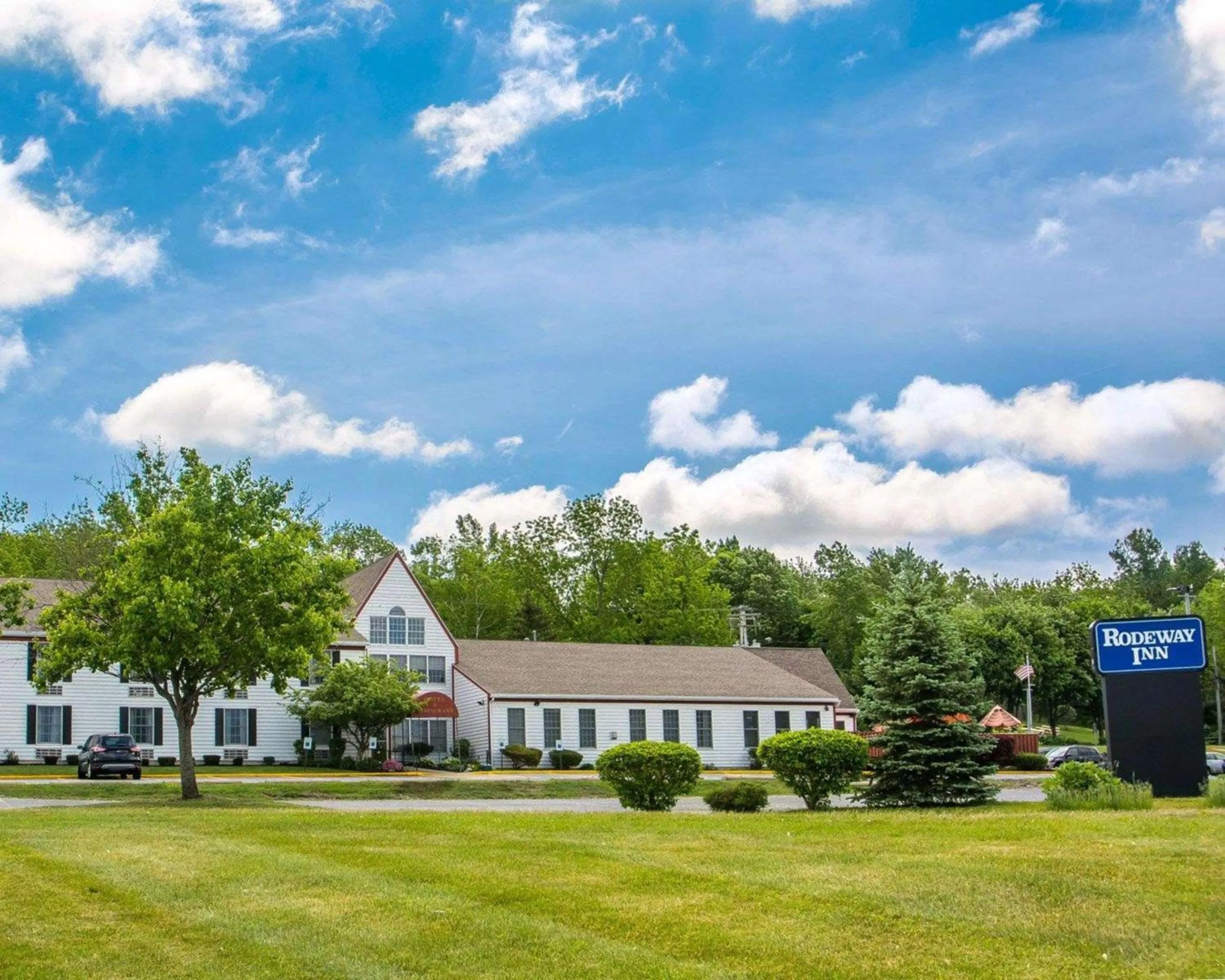Property building in Rodeway Inn Lakeville - Finger Lakes Area