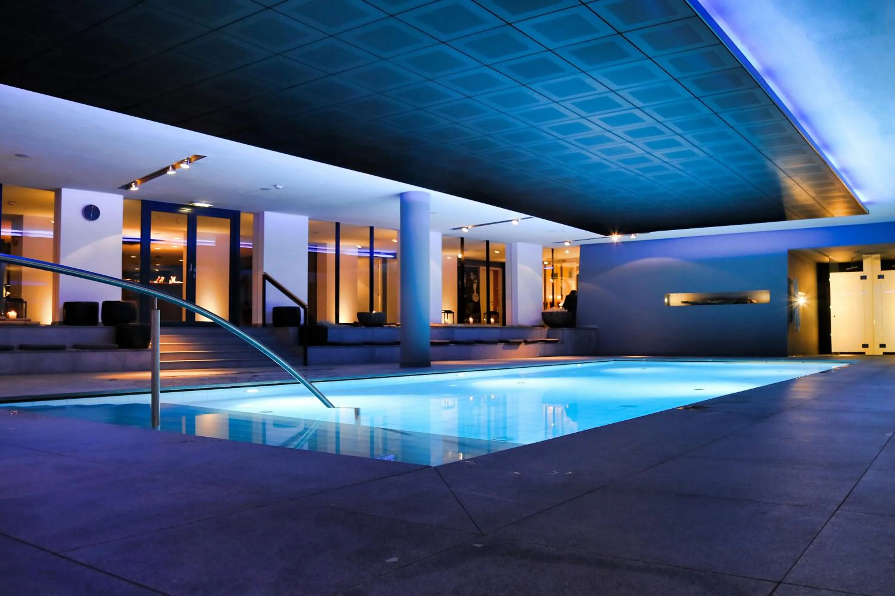 Swimming pool in Hotel Madlein