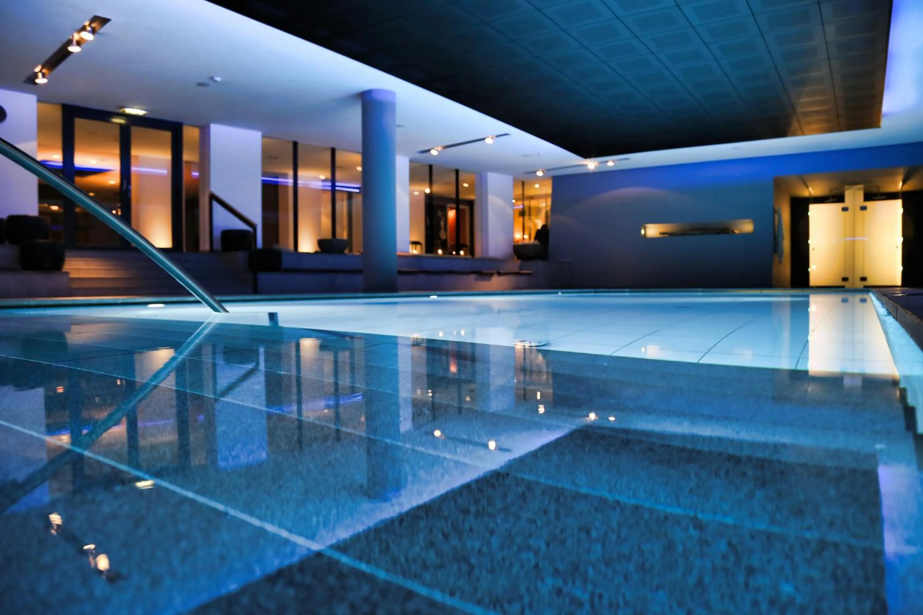 Swimming pool in Hotel Madlein