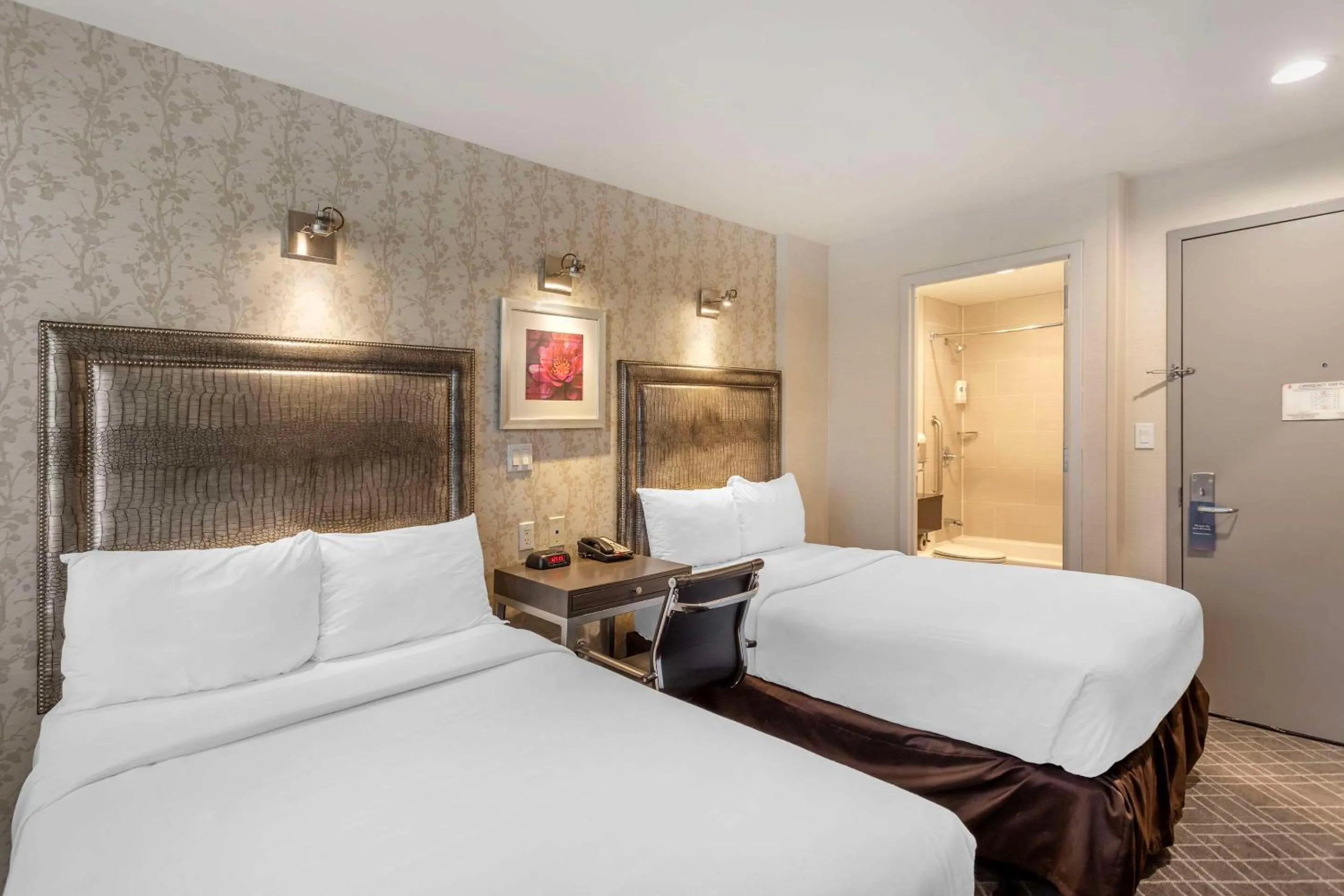 Bedroom in Comfort Inn Manhattan - Midtown West