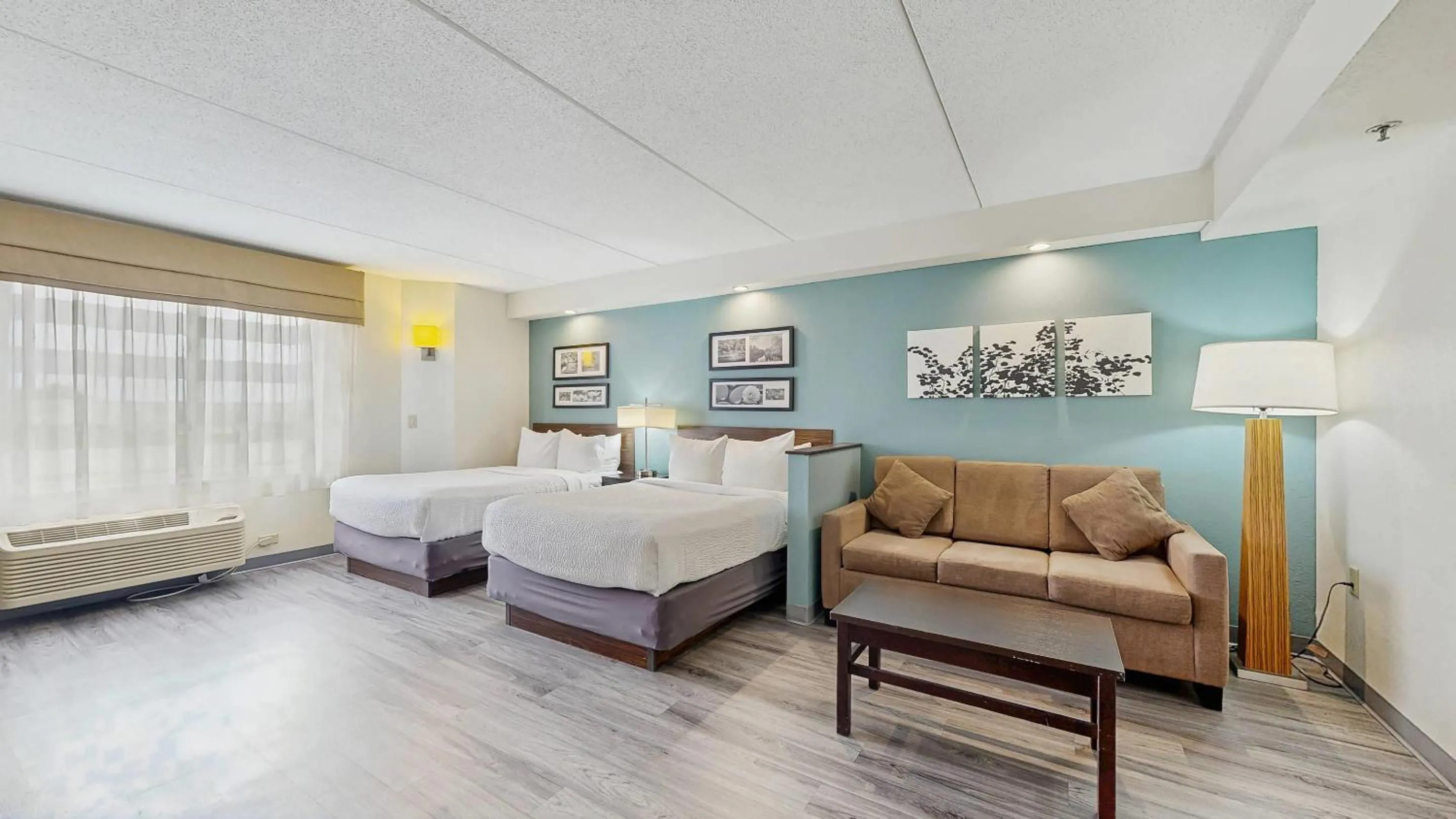 Bedroom, Bed in Sleep Inn & Suites Buffalo Airport