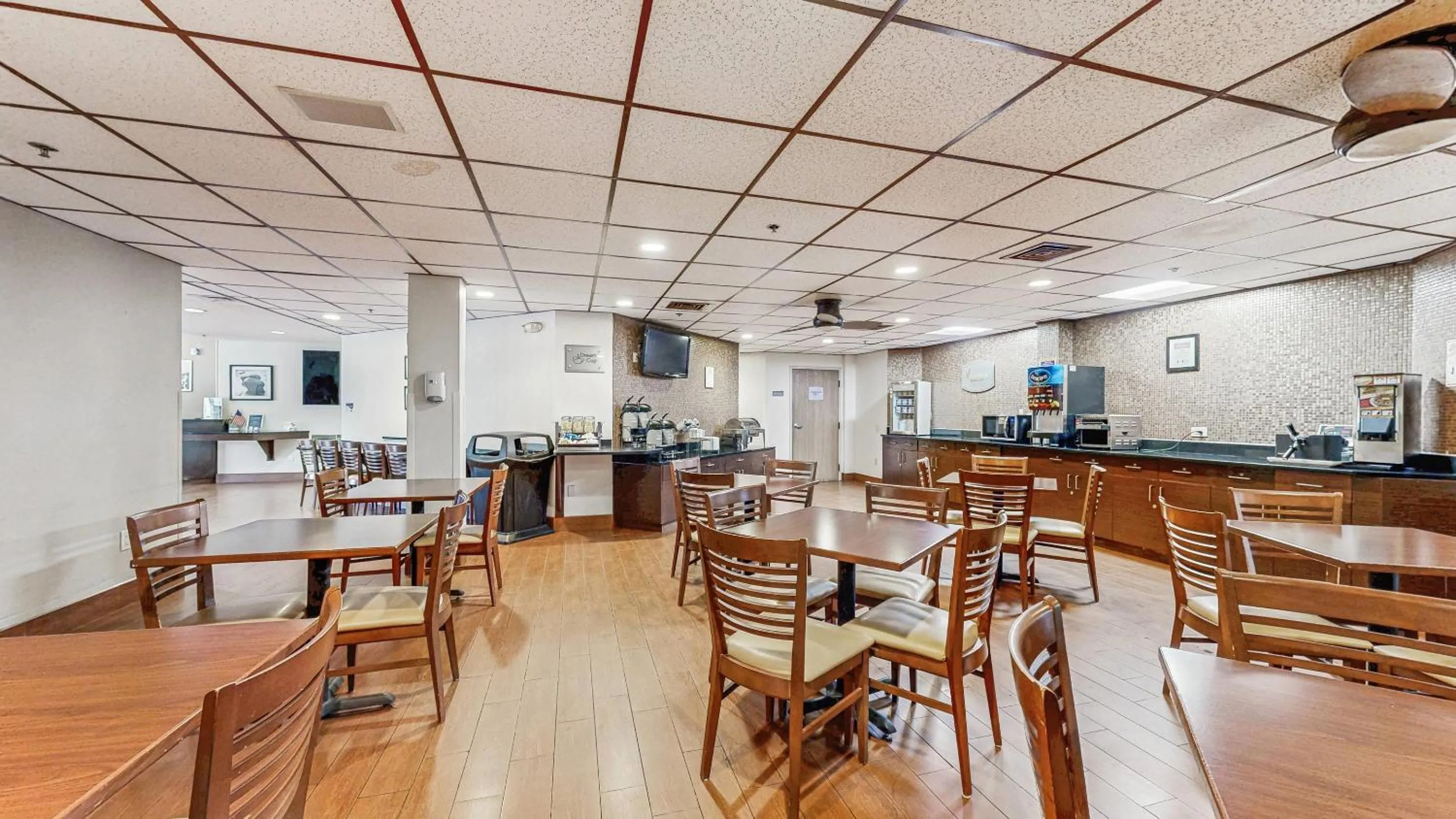 Breakfast in Sleep Inn & Suites Buffalo Airport