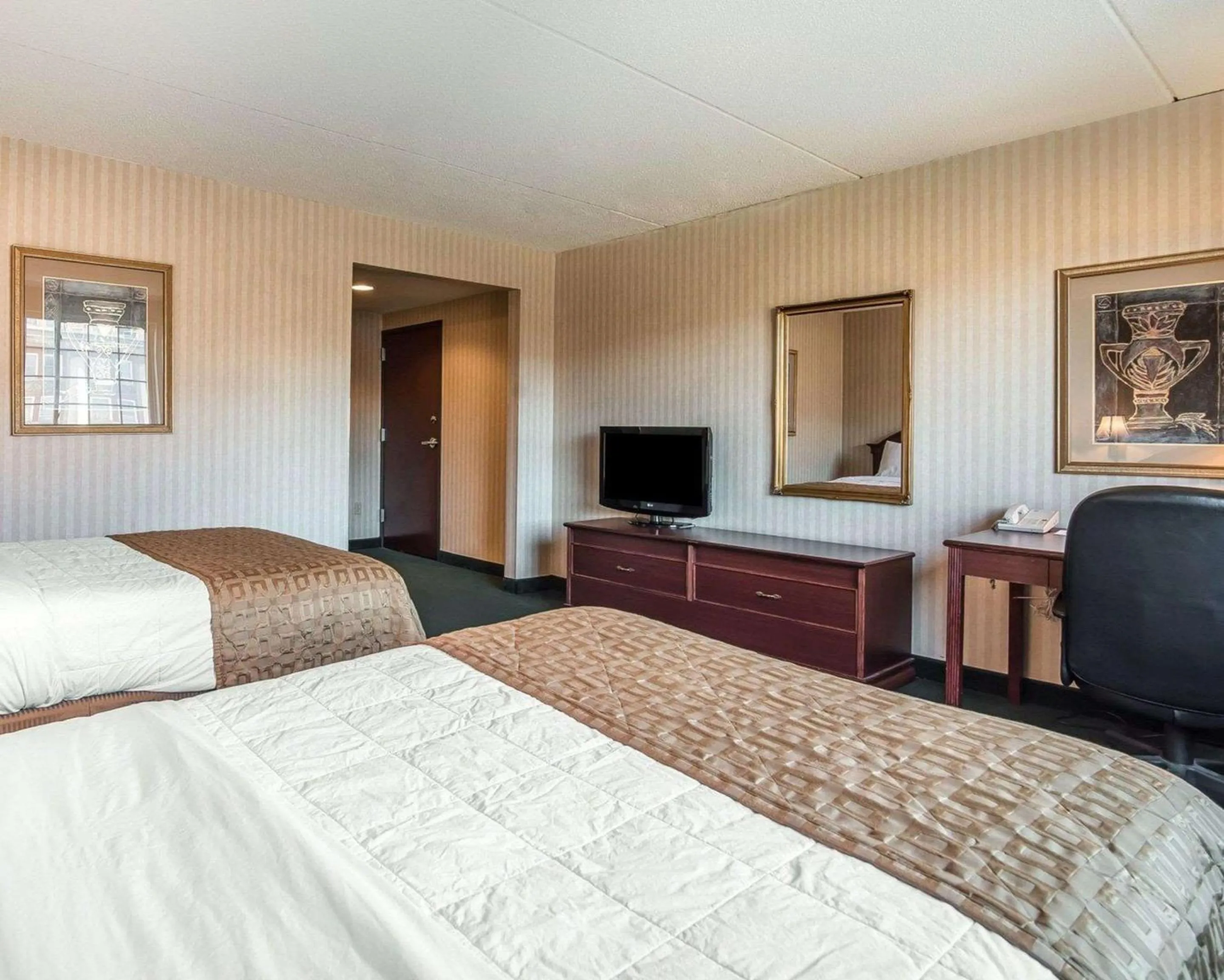 Photo of the whole room, Bed in The Marx Hotel - Downtown - University Area