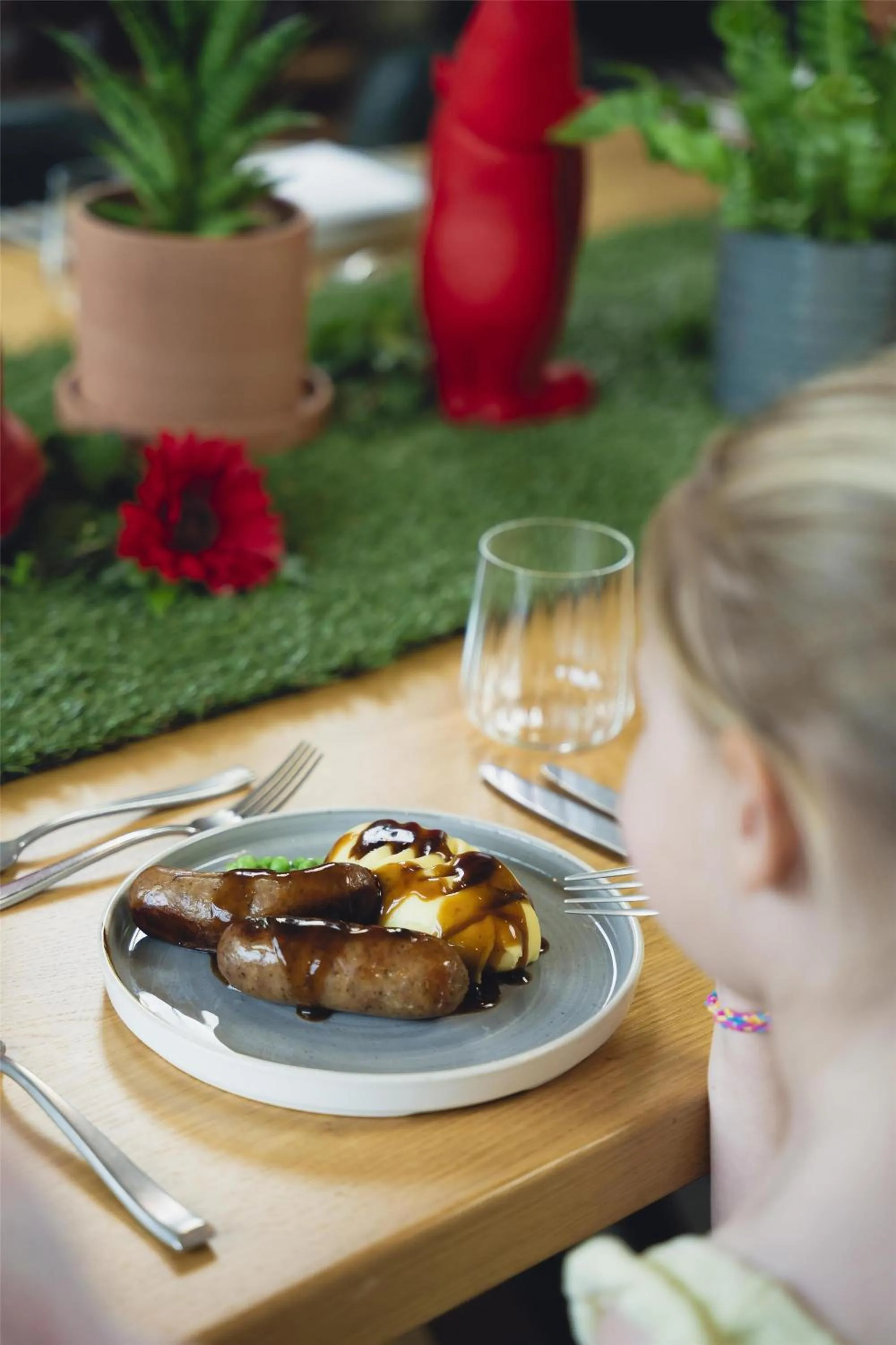 Restaurant/places to eat in Hilton Reading