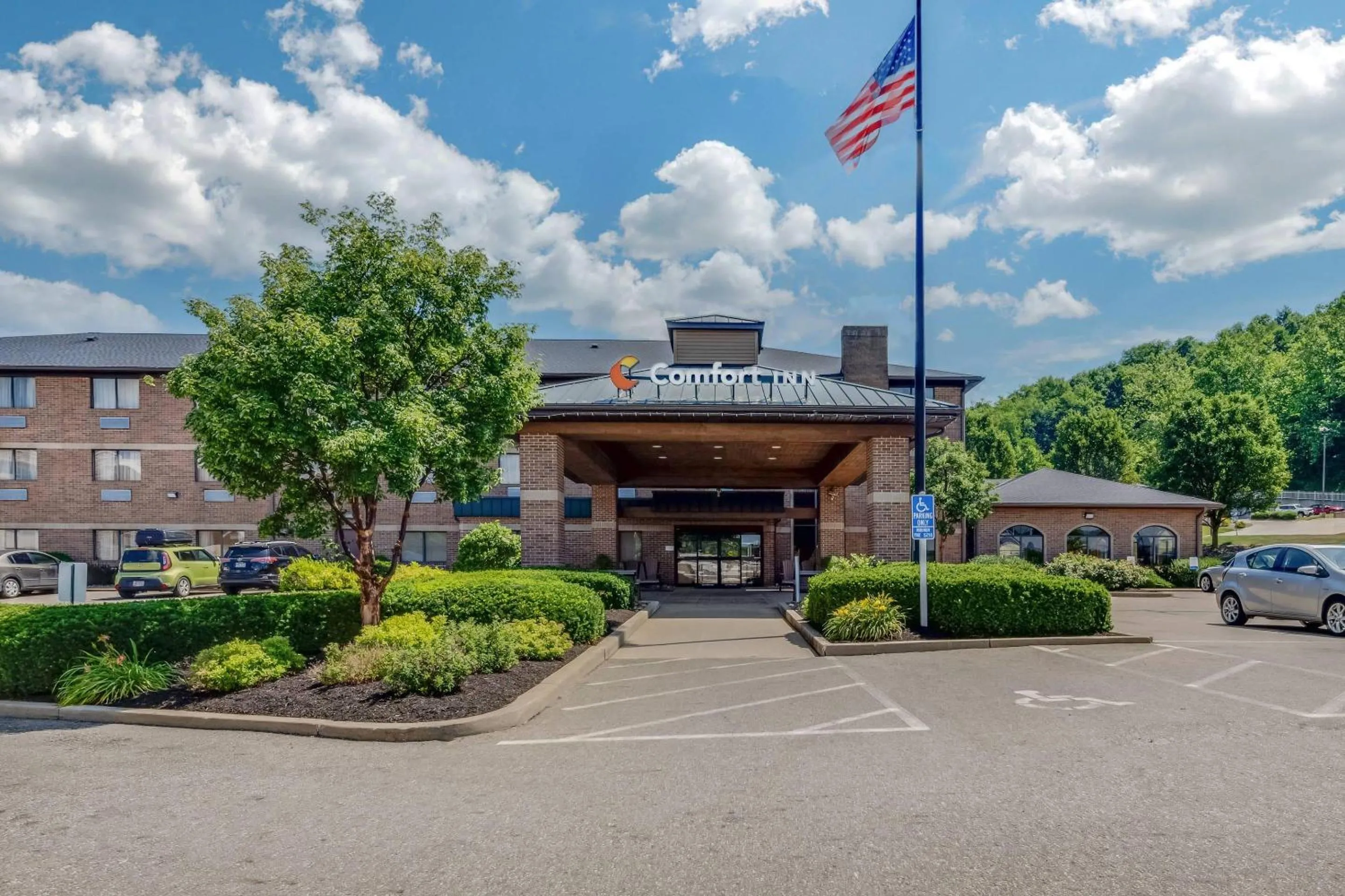 Property building in Comfort Inn Millersburg