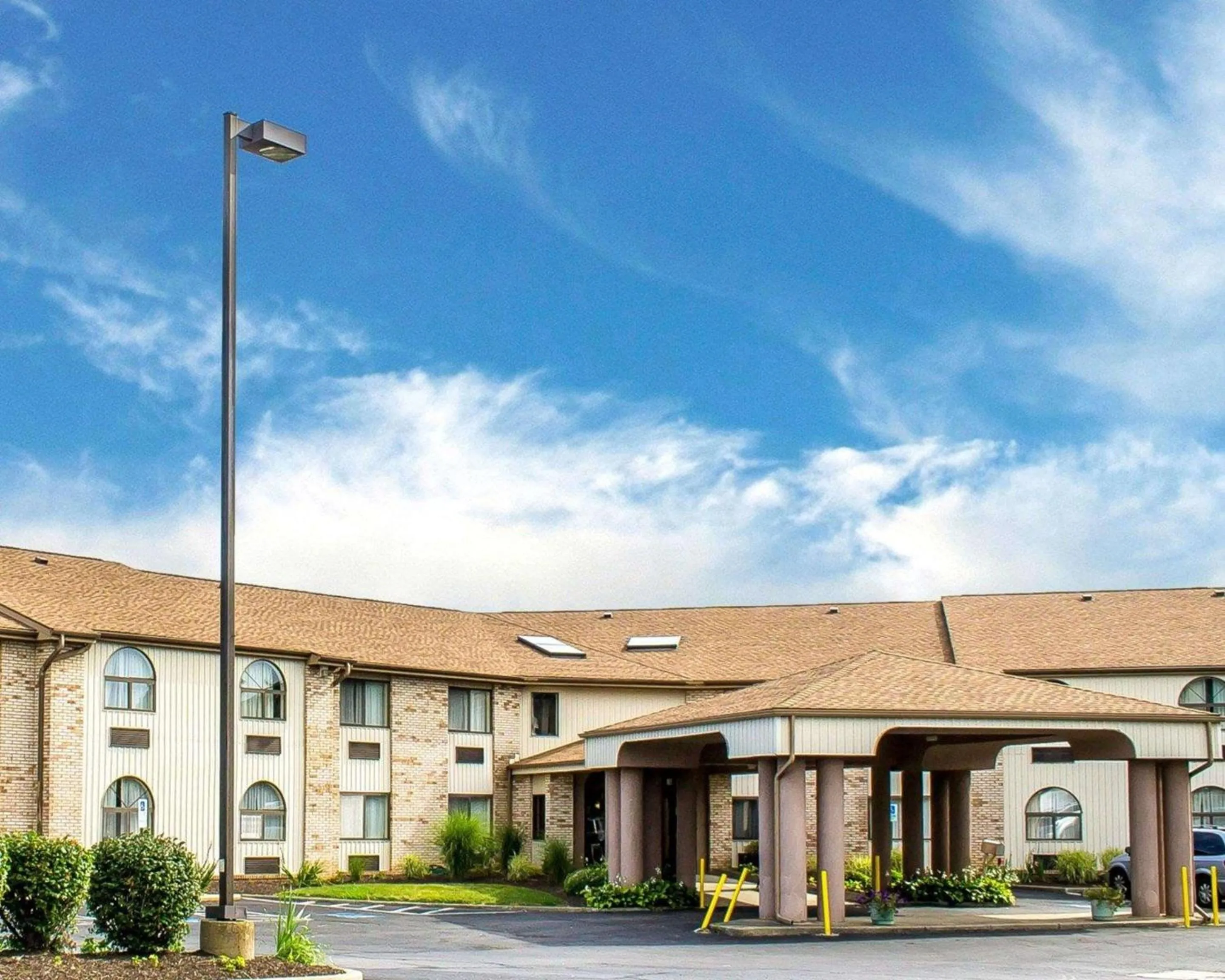 Property building in Quality Inn Elyria