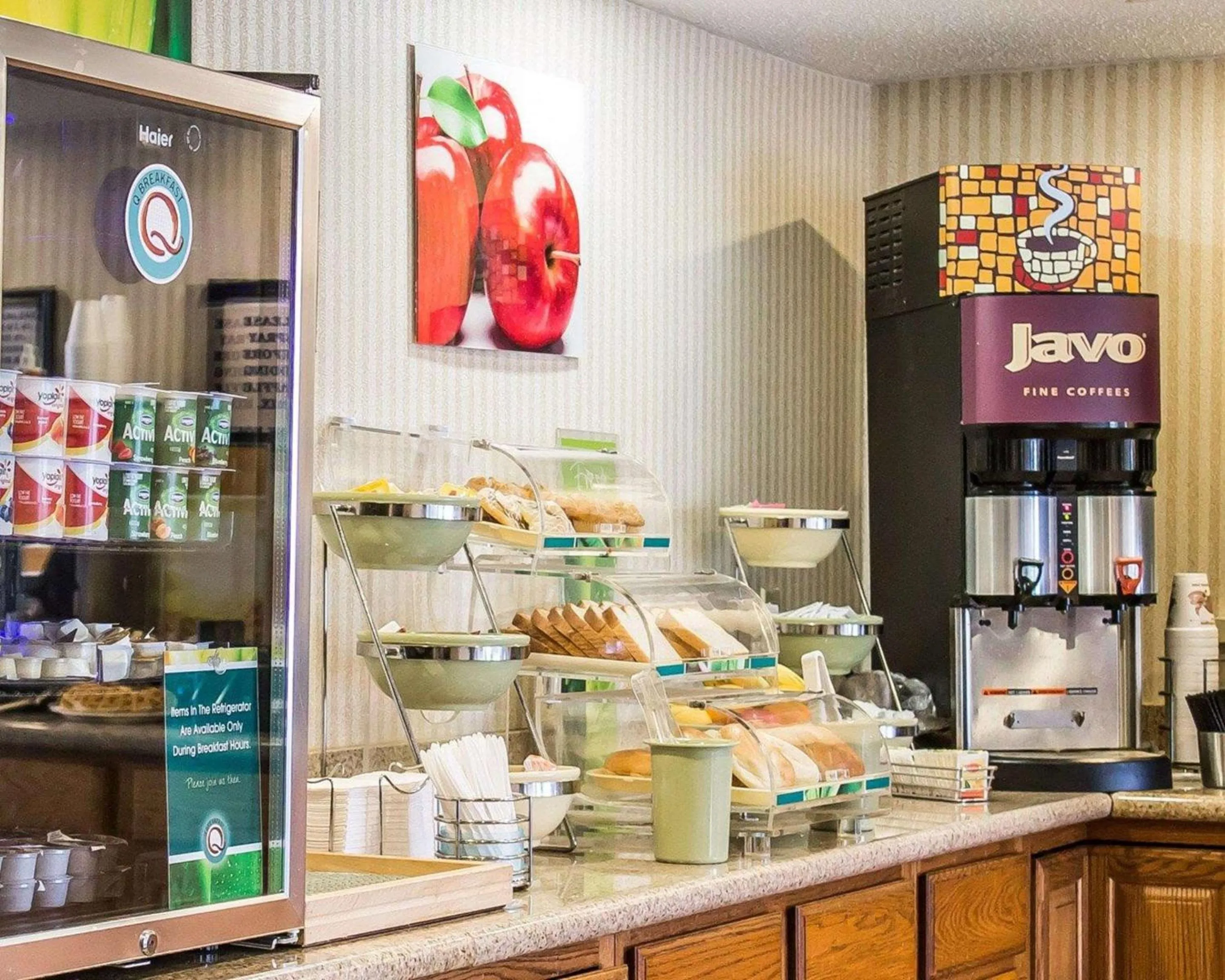 Restaurant/places to eat in Quality Inn Elyria