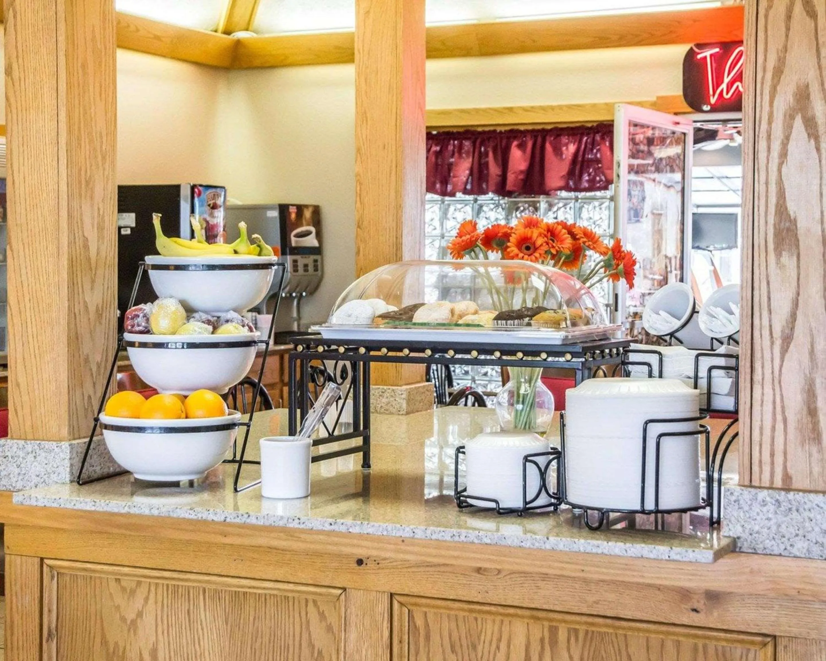 Breakfast in Comfort Inn Bellefontaine