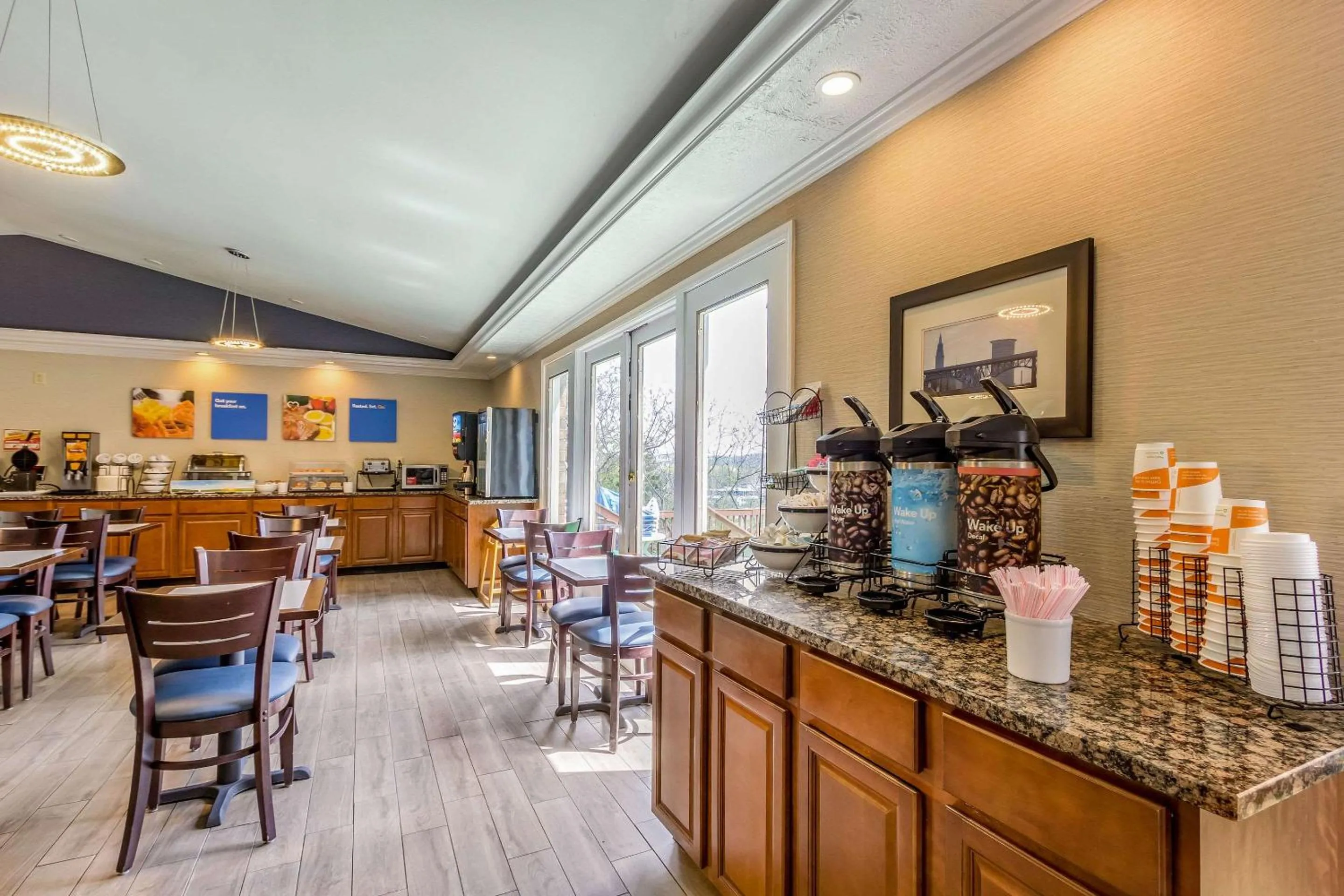 Coffee/tea facilities in Comfort Inn Independence - Cleveland