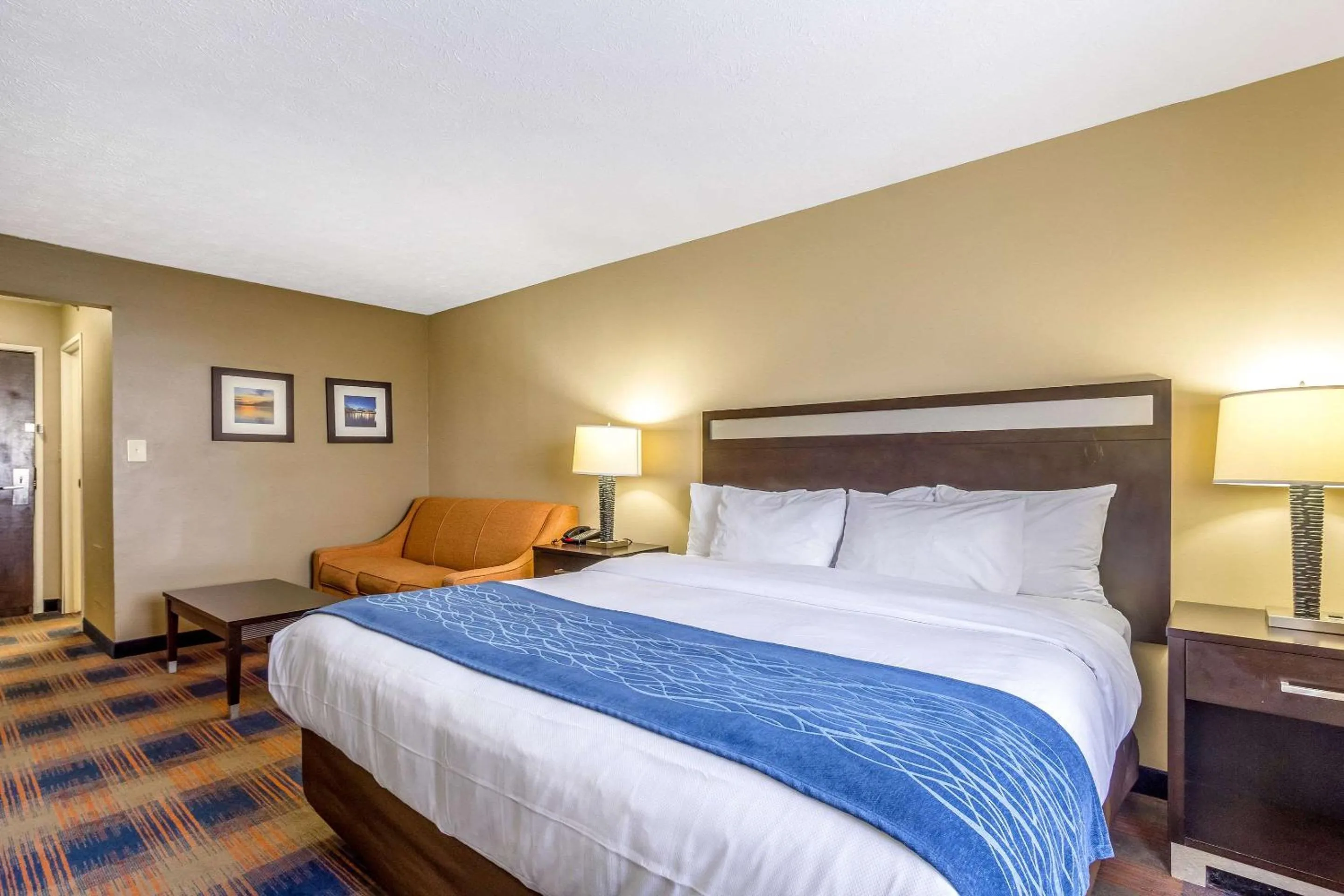Photo of the whole room, Bed in Comfort Inn Independence - Cleveland