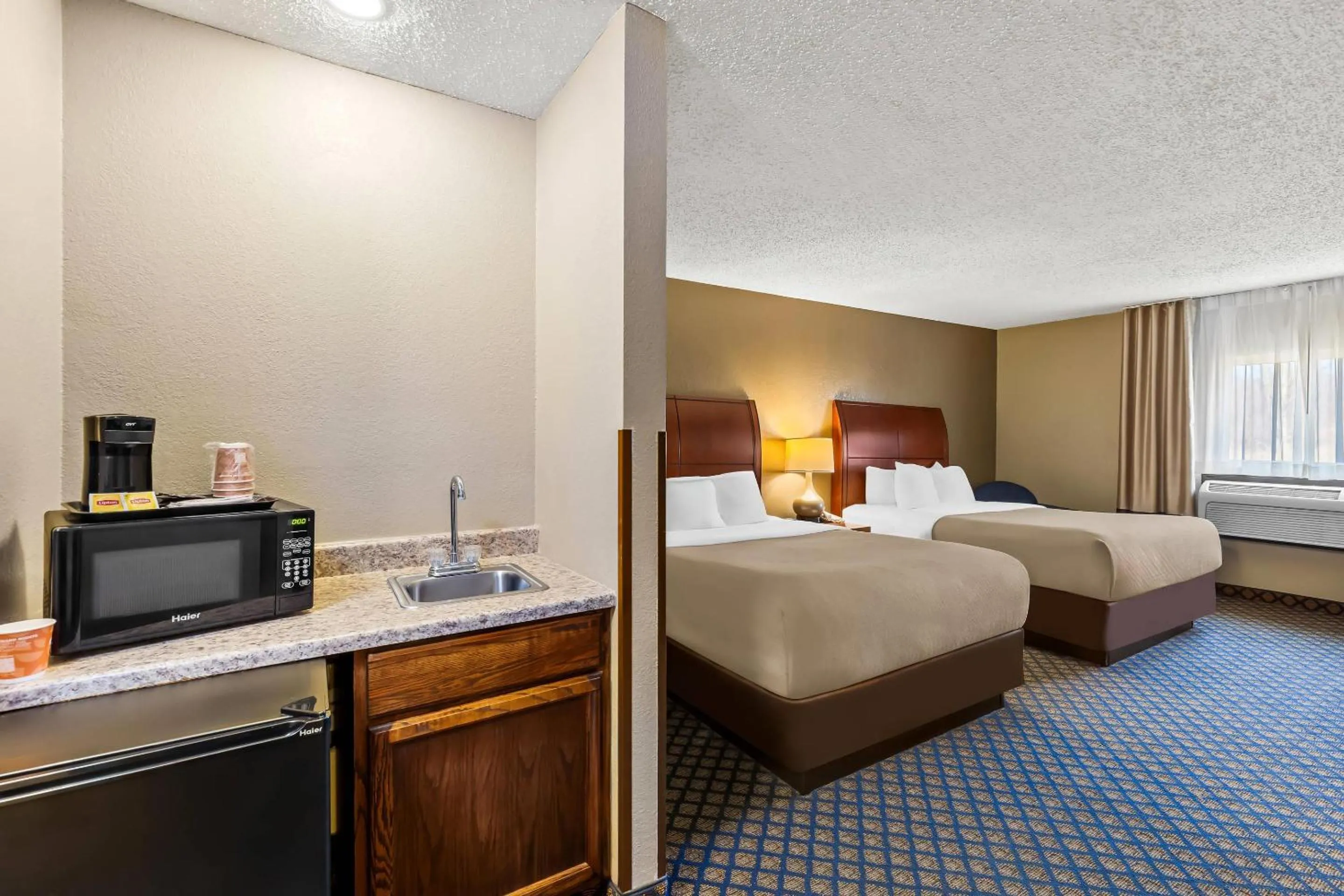 Bedroom, Bed in Quality Inn & Suites Seville