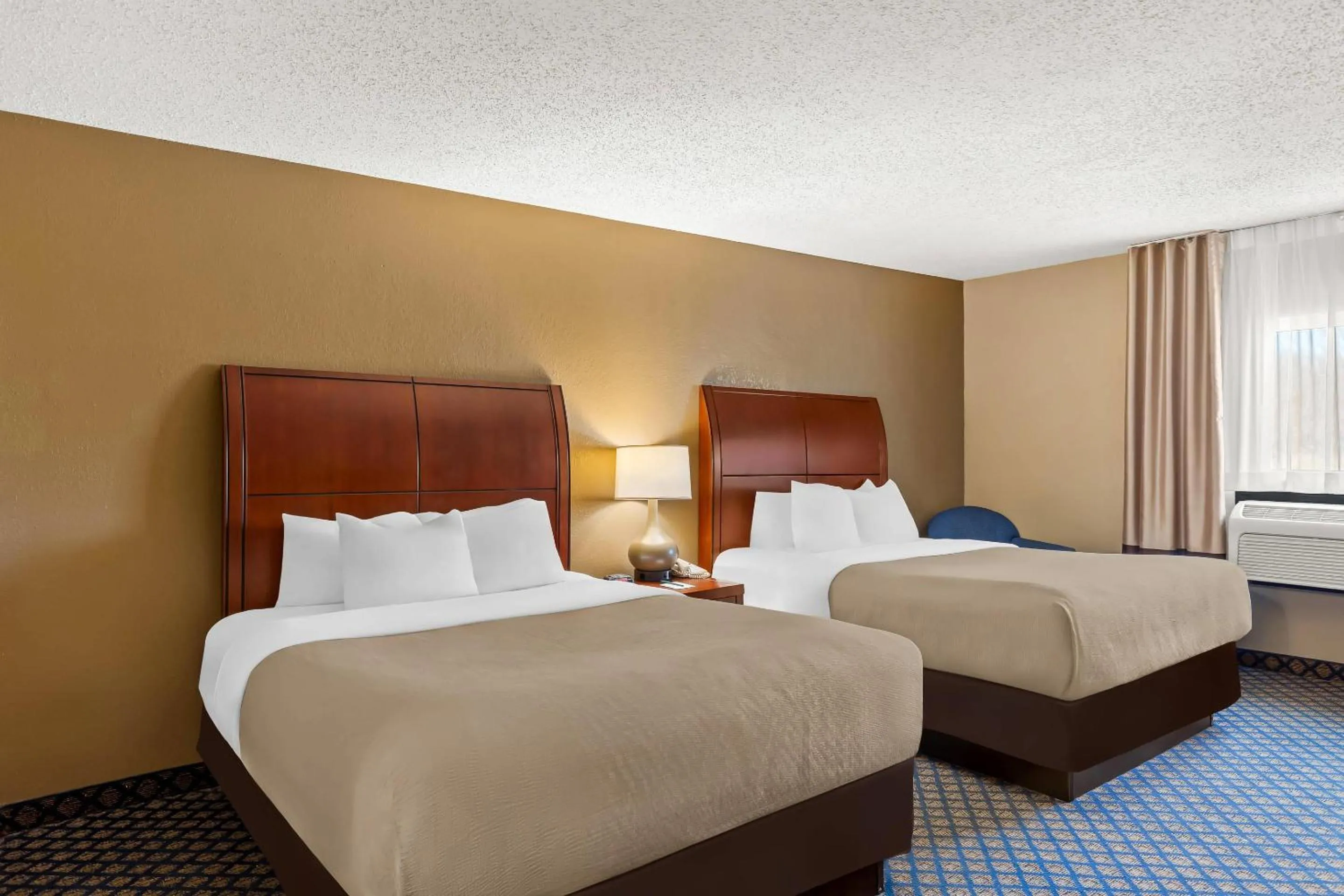 Bedroom, Bed in Quality Inn & Suites Seville