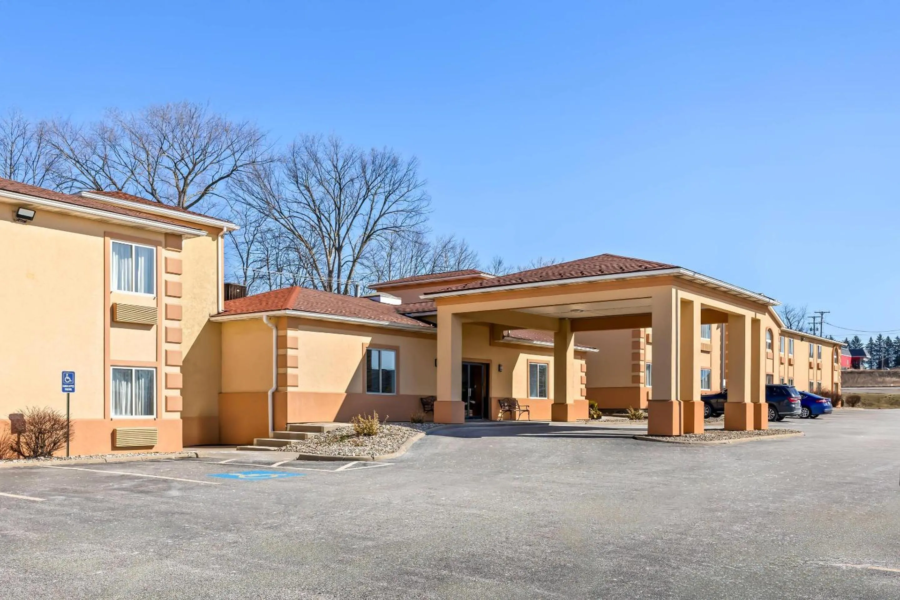 Property building in Quality Inn & Suites Seville