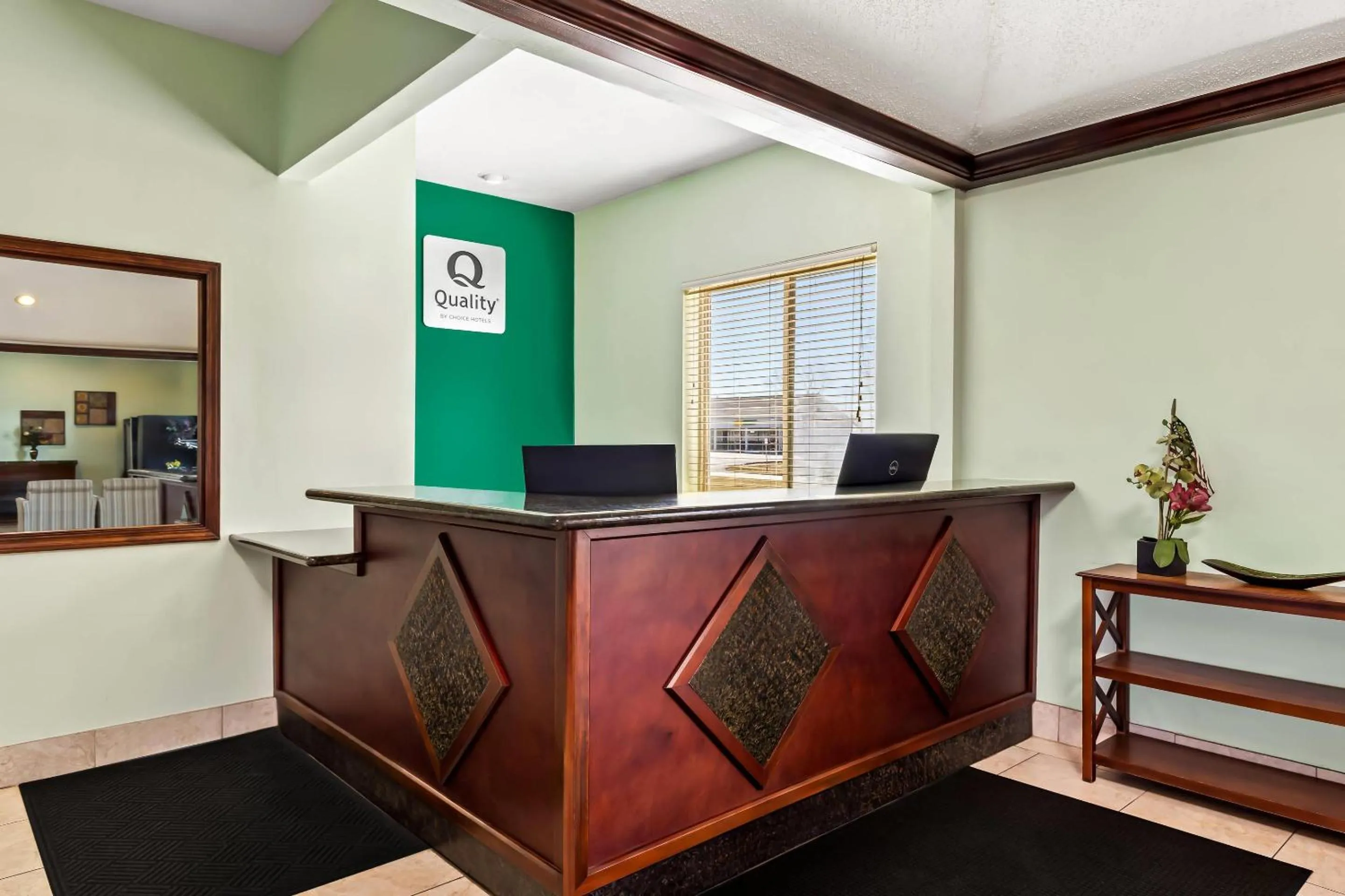 Lobby or reception in Quality Inn & Suites Seville
