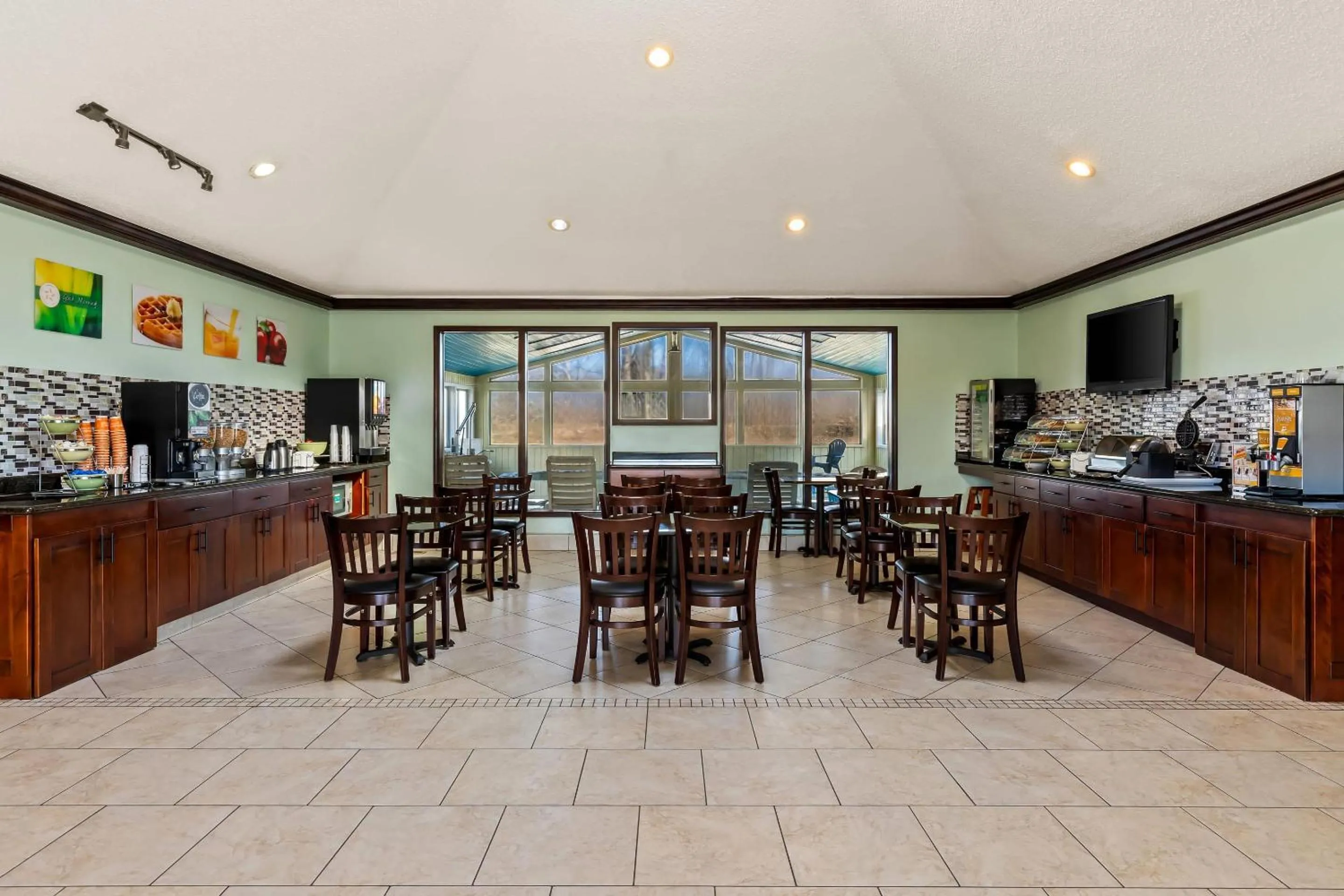 Breakfast in Quality Inn & Suites Seville