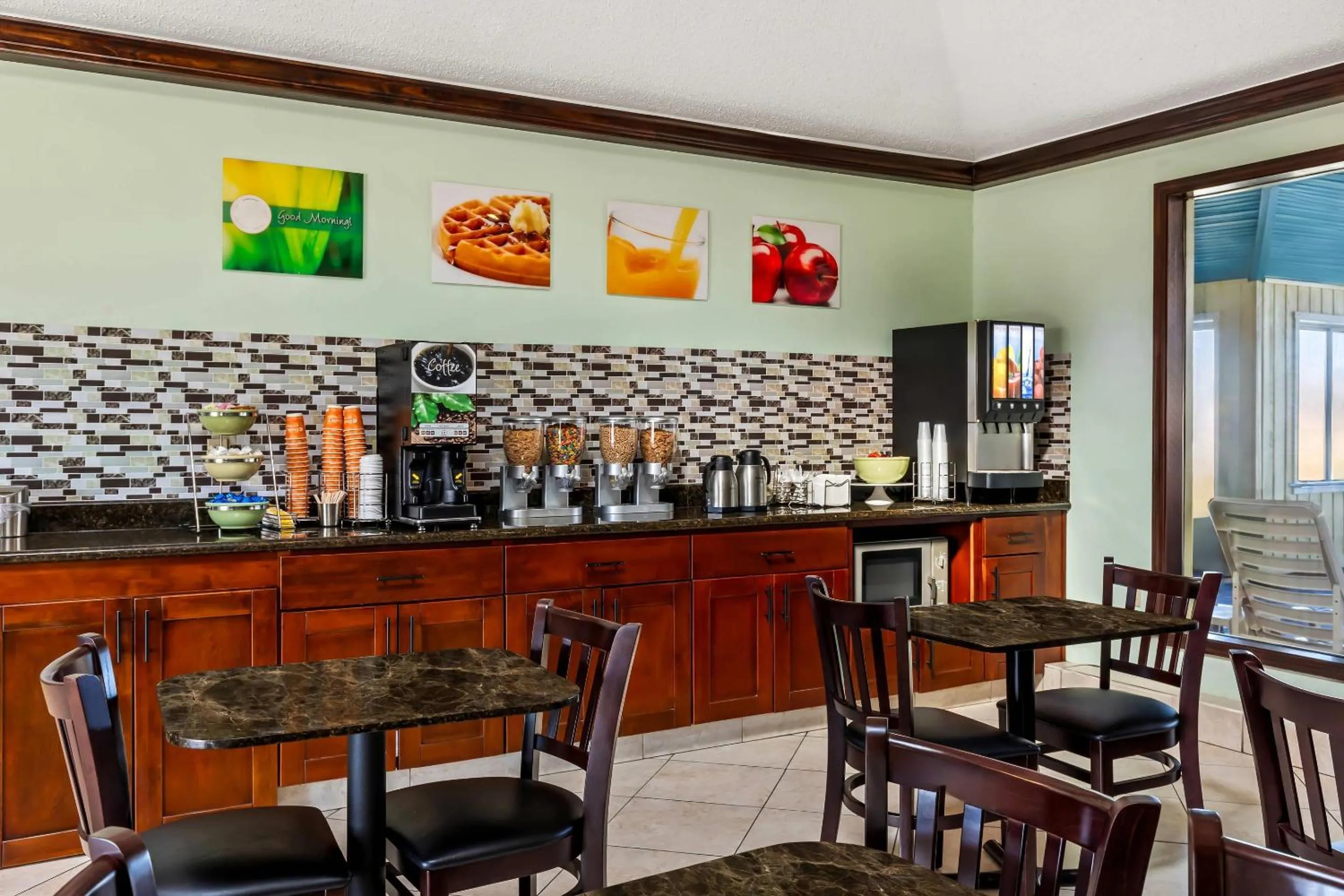 Breakfast in Quality Inn & Suites Seville