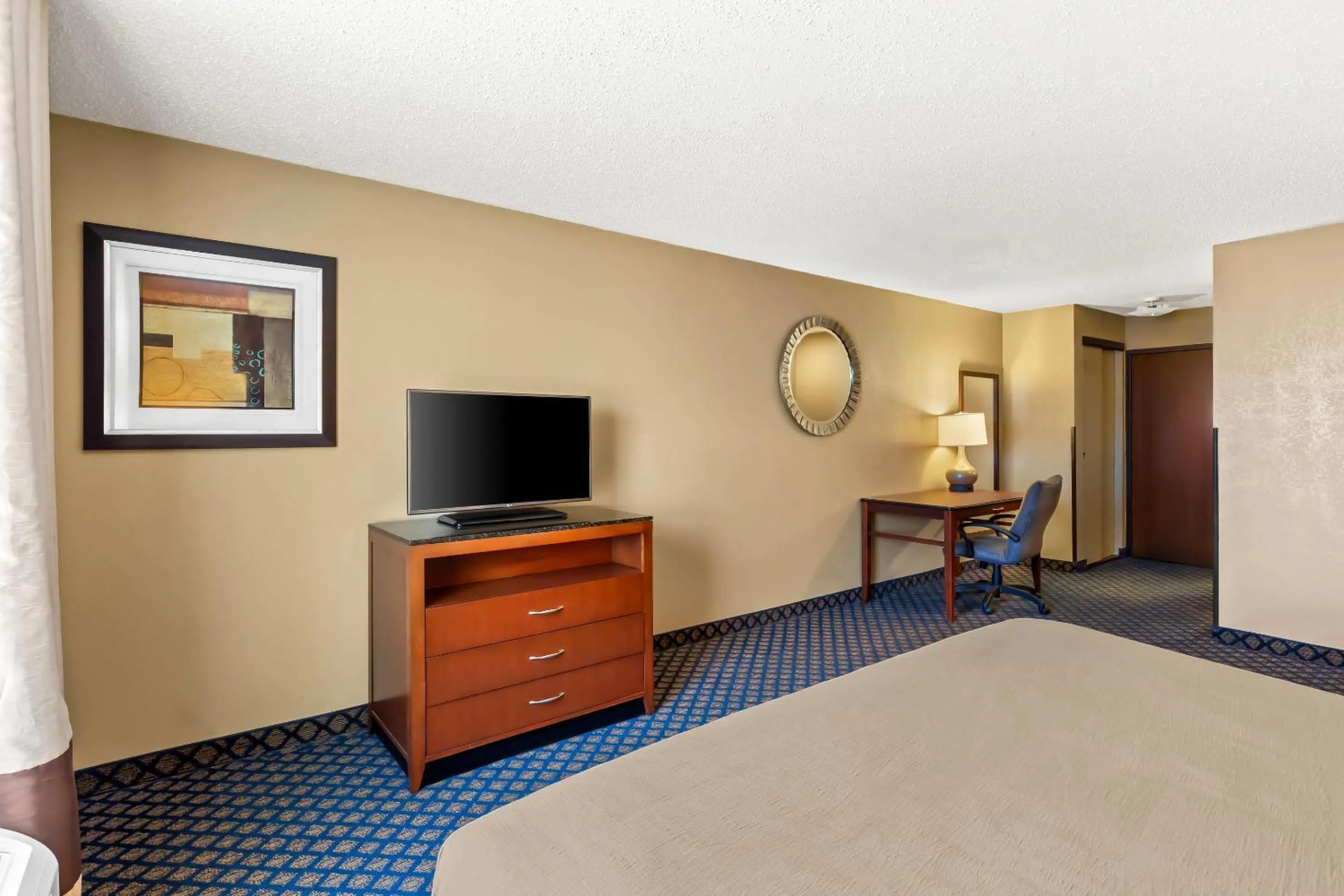 Bedroom, Bed in Quality Inn & Suites Seville