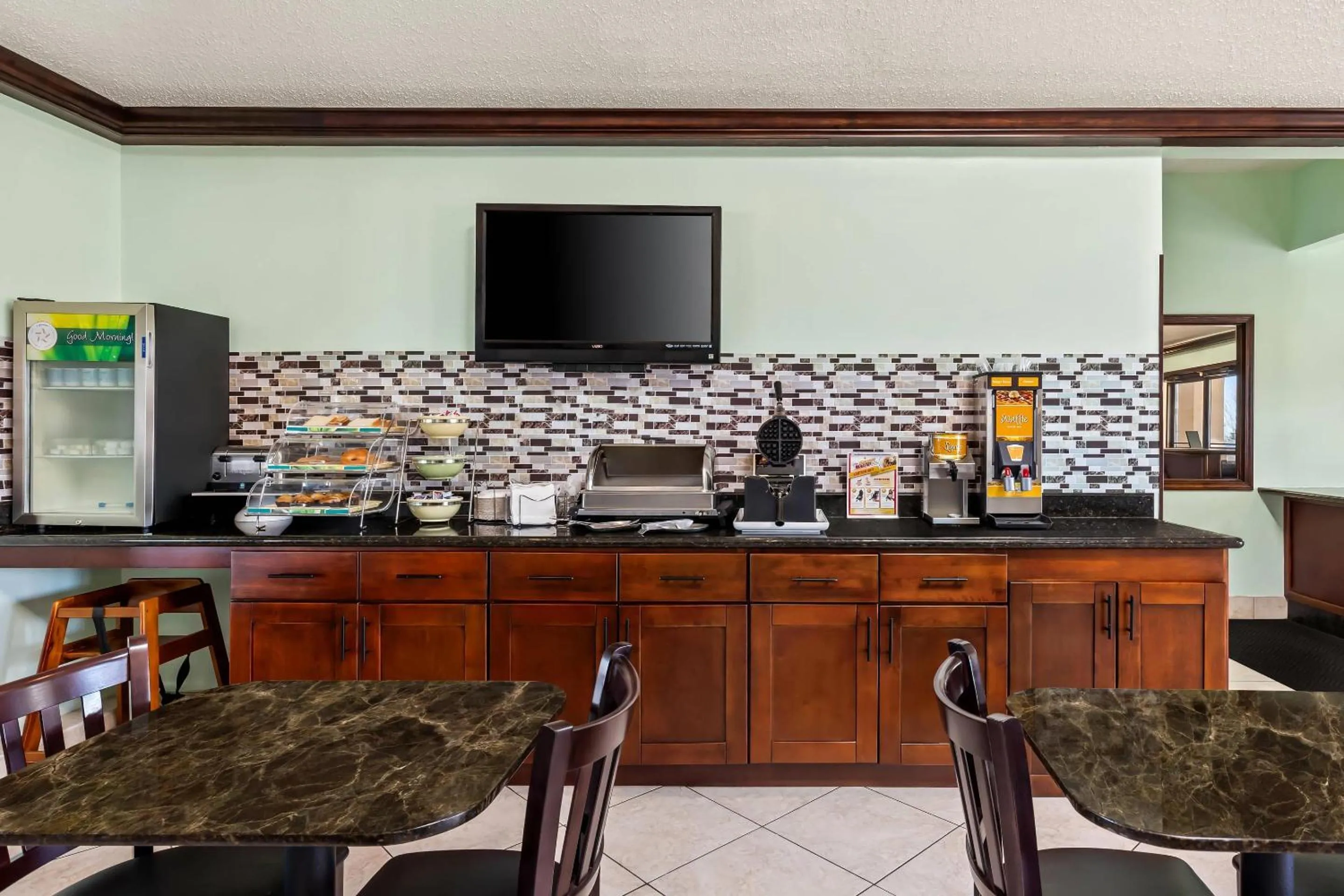 Breakfast in Quality Inn & Suites Seville