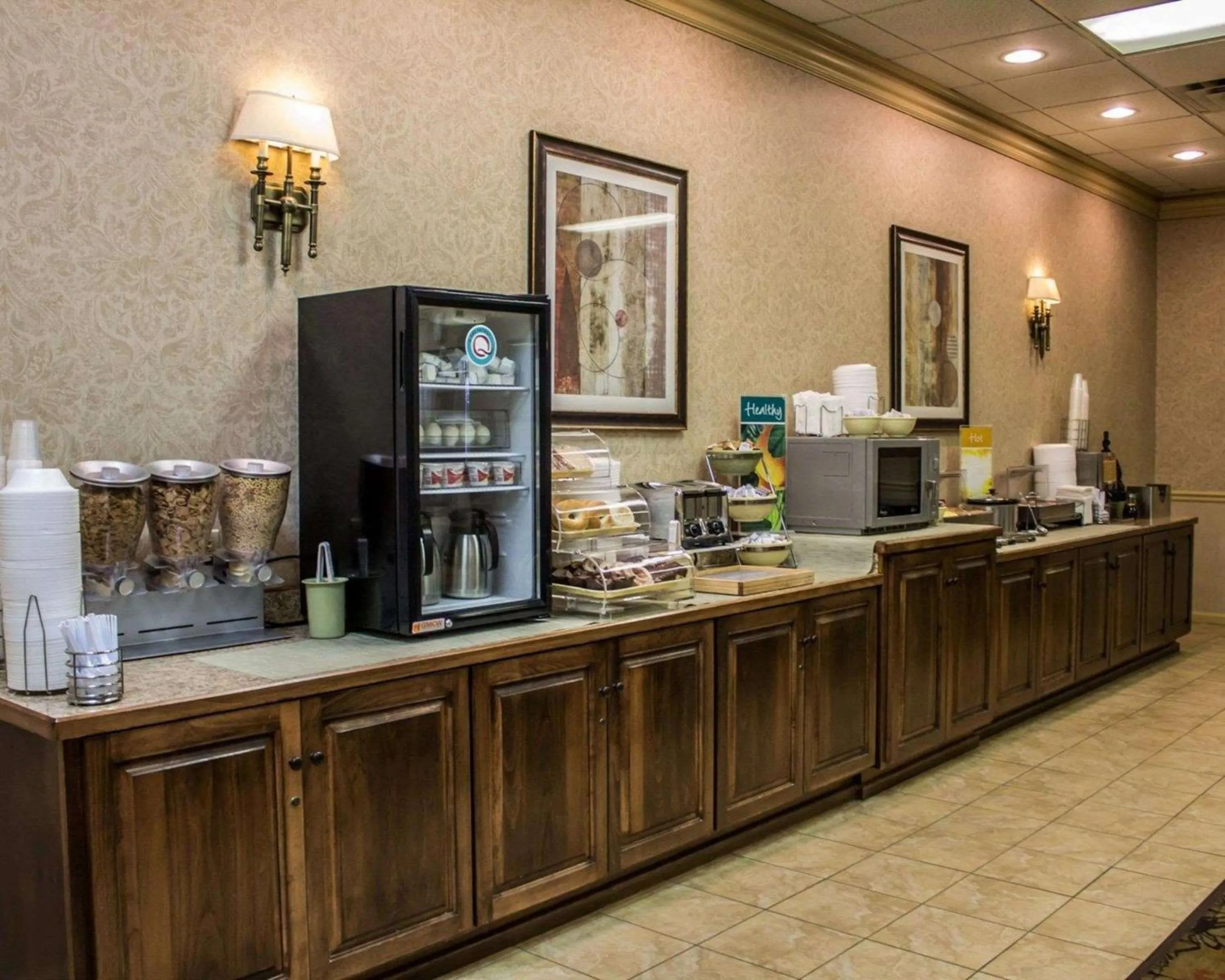 Breakfast, Restaurant/Places to Eat in Quality Inn & Suites Mansfield