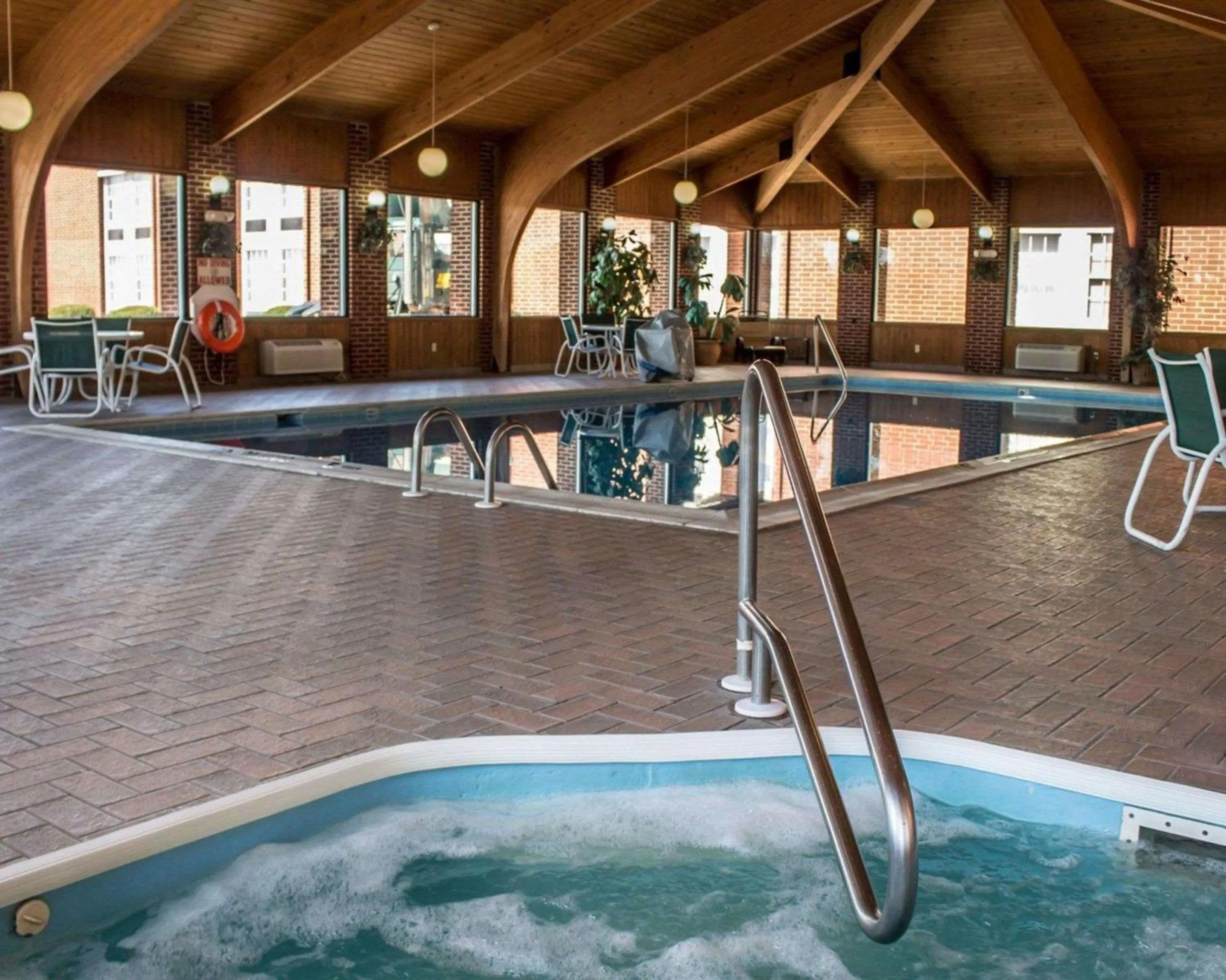 Pool view, Swimming Pool in Quality Inn & Suites Mansfield