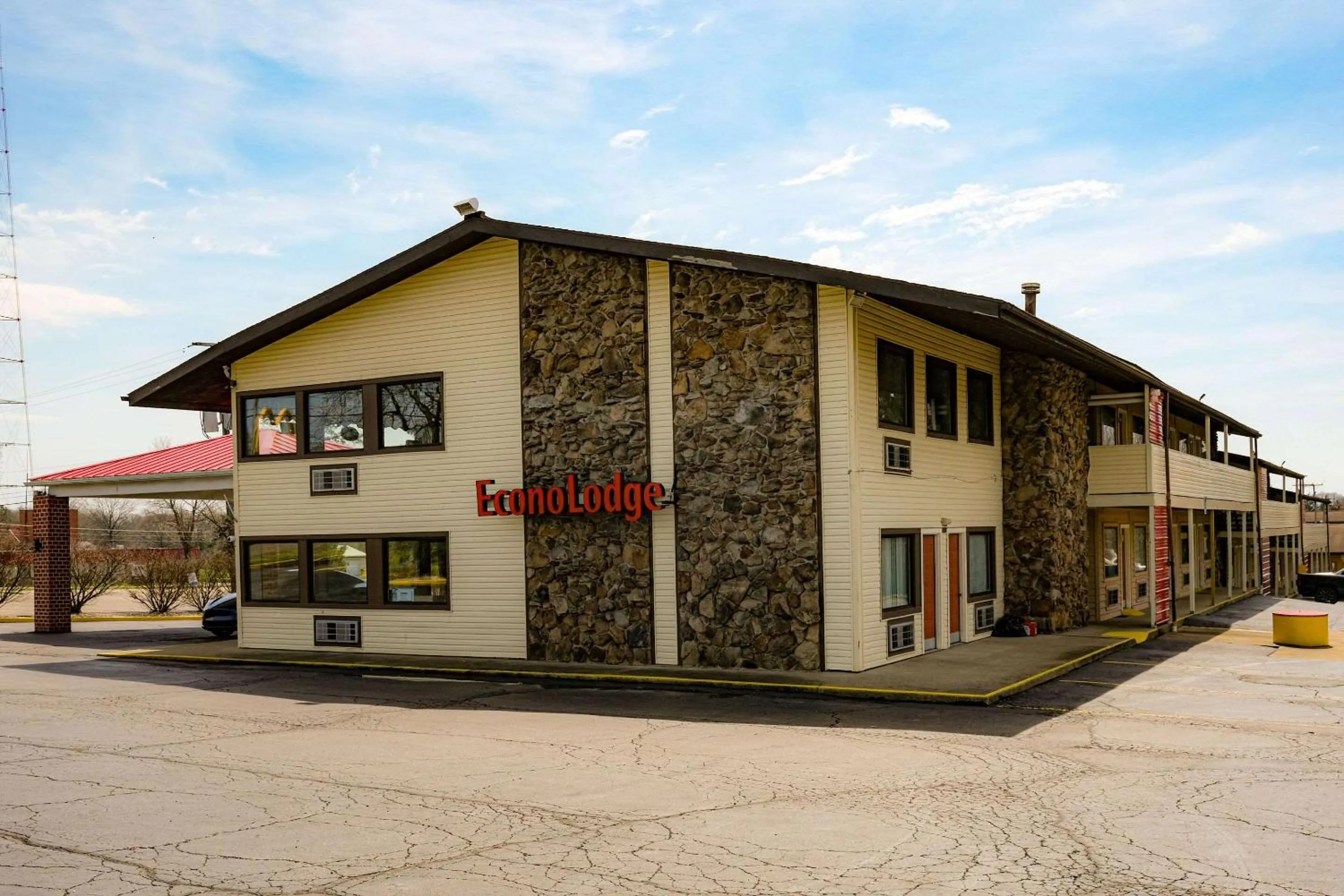 Property building in Econo Lodge Wooster