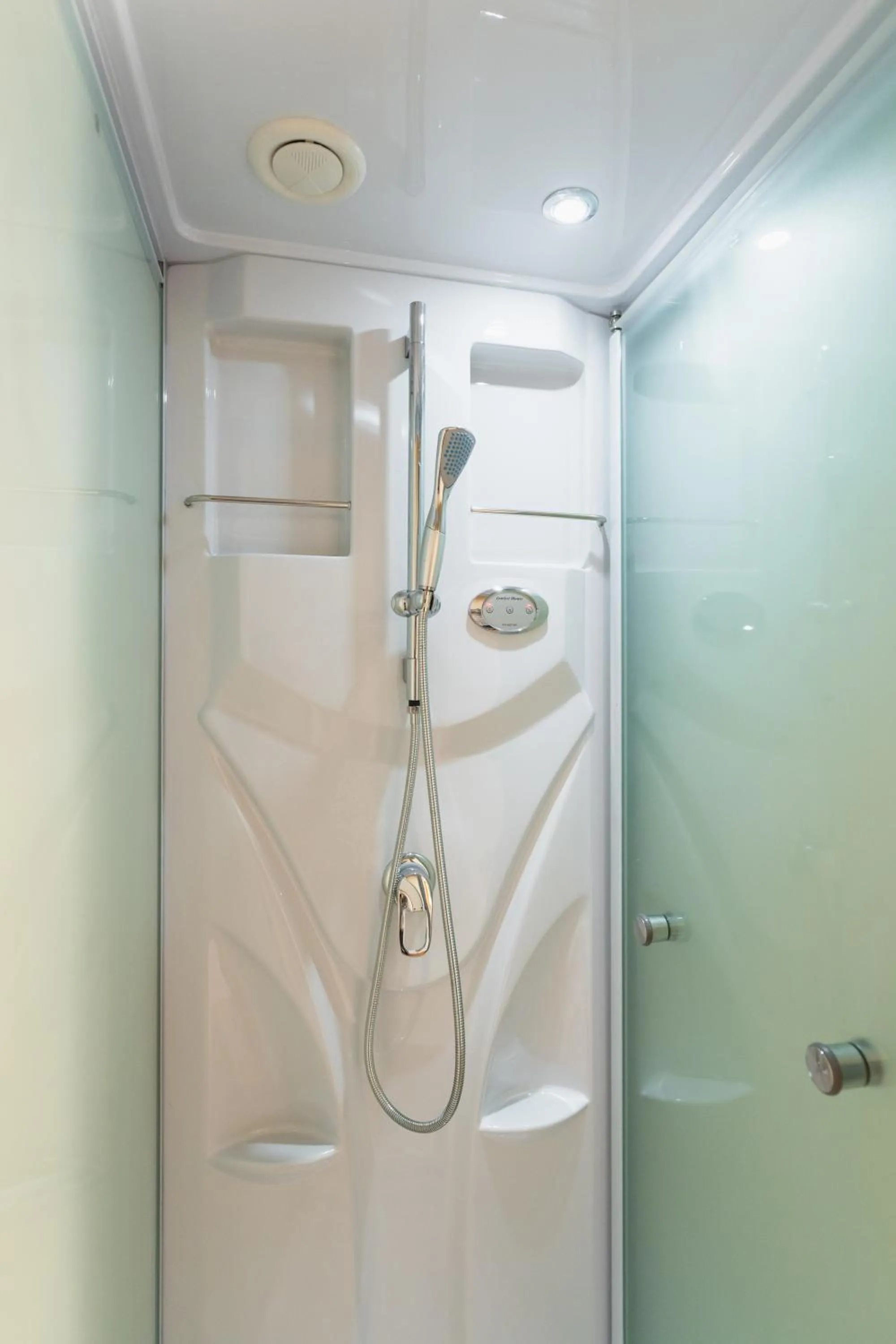 Shower in Ecol Beppu