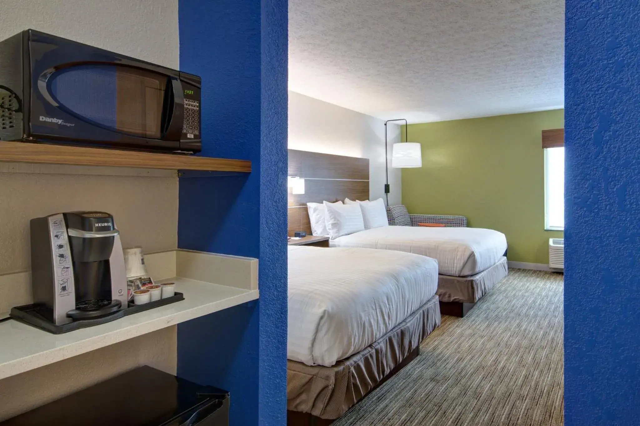 Standard Room with Two Queen Beds in Holiday Inn Express Columbus South - Obetz by IHG Standard Room with Two Queen Beds in Holiday Inn Express Columbus South - Obetz by IHG