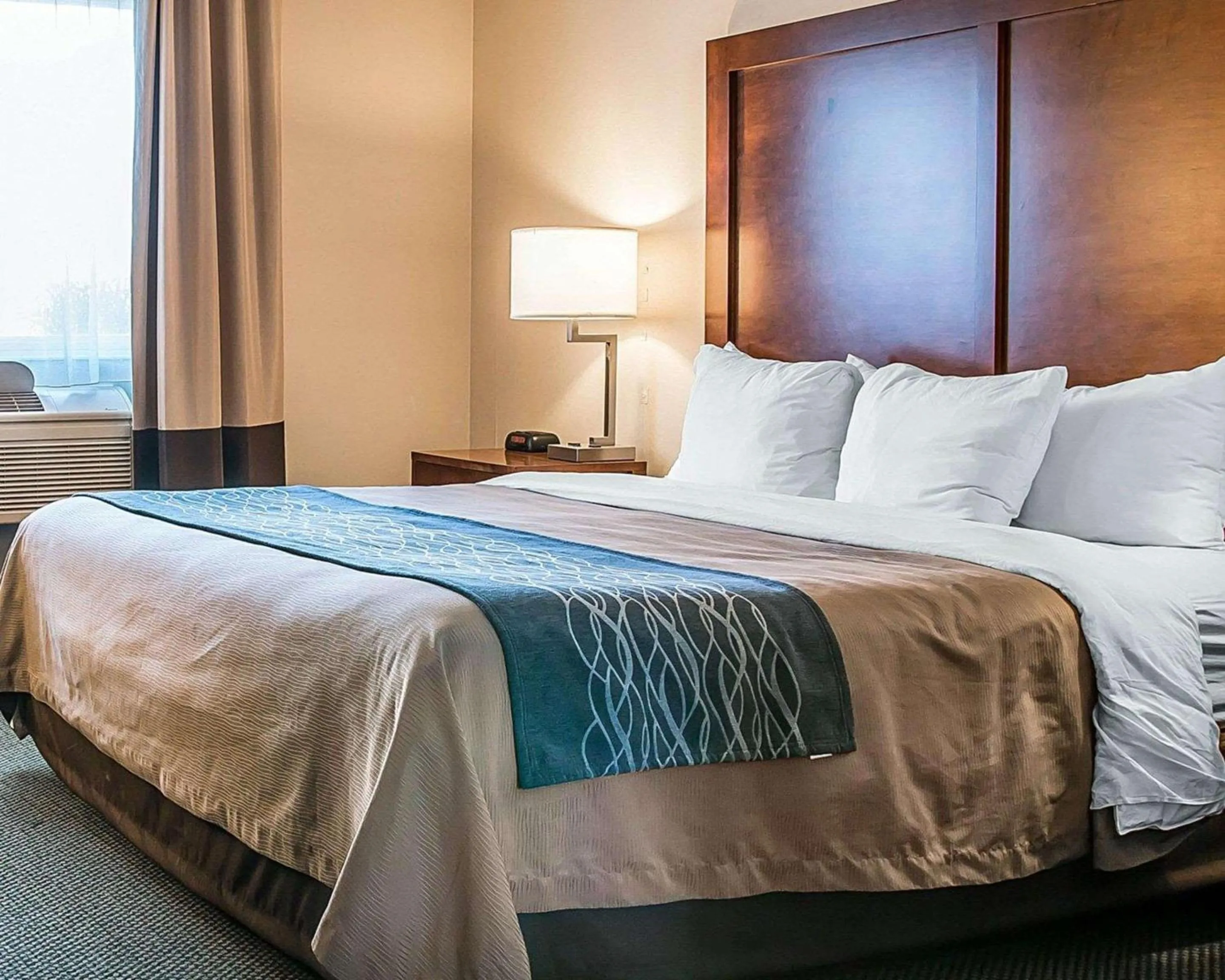 Photo of the whole room, Bed in Comfort Inn Bluffton