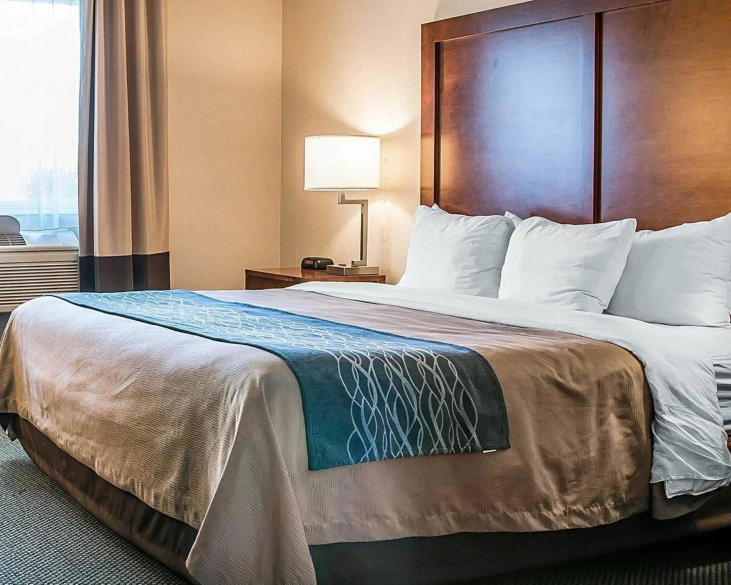 Photo of the whole room, Bed in Comfort Inn Bluffton