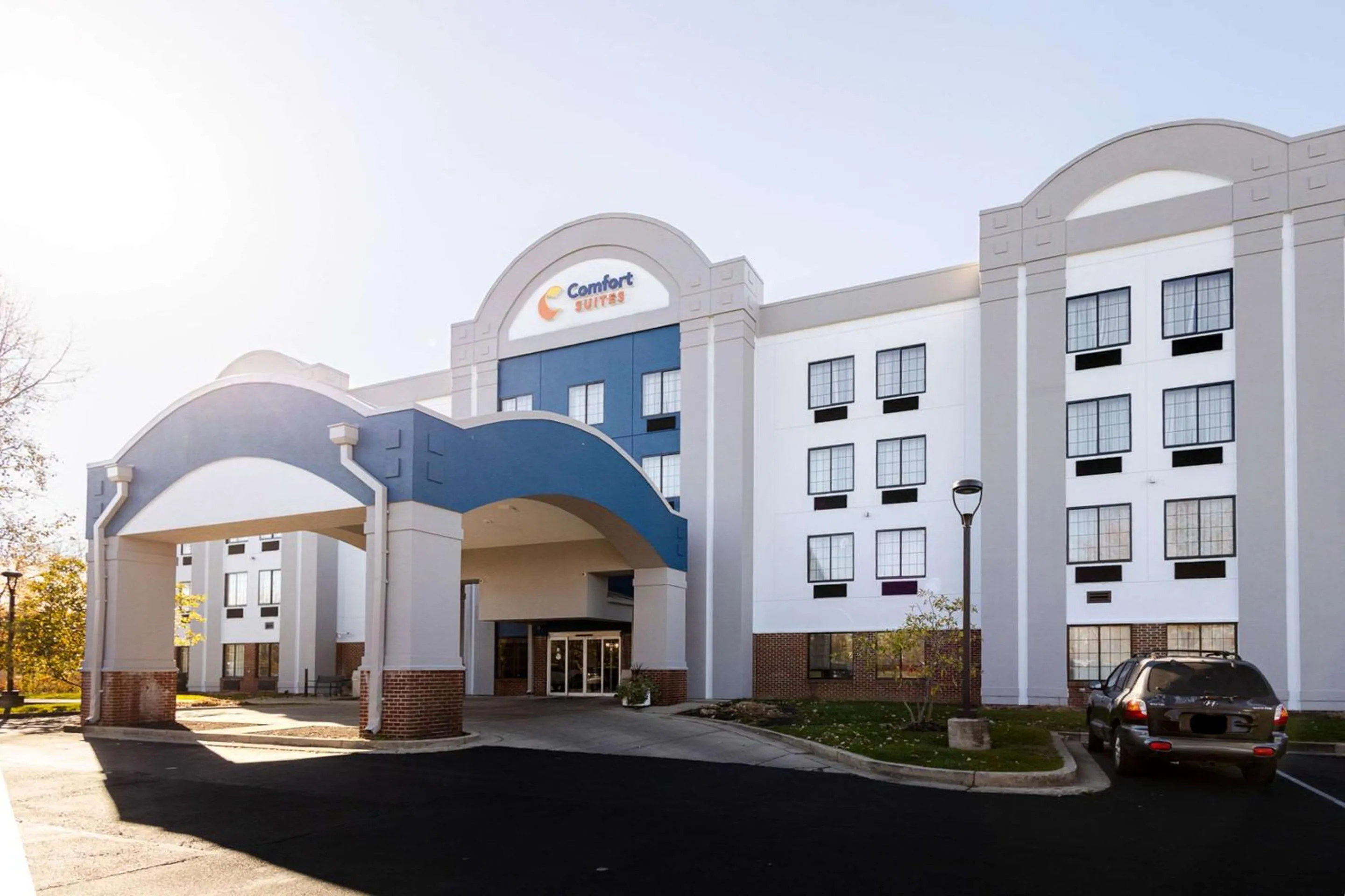 Property building in Comfort Suites Springfield I-70