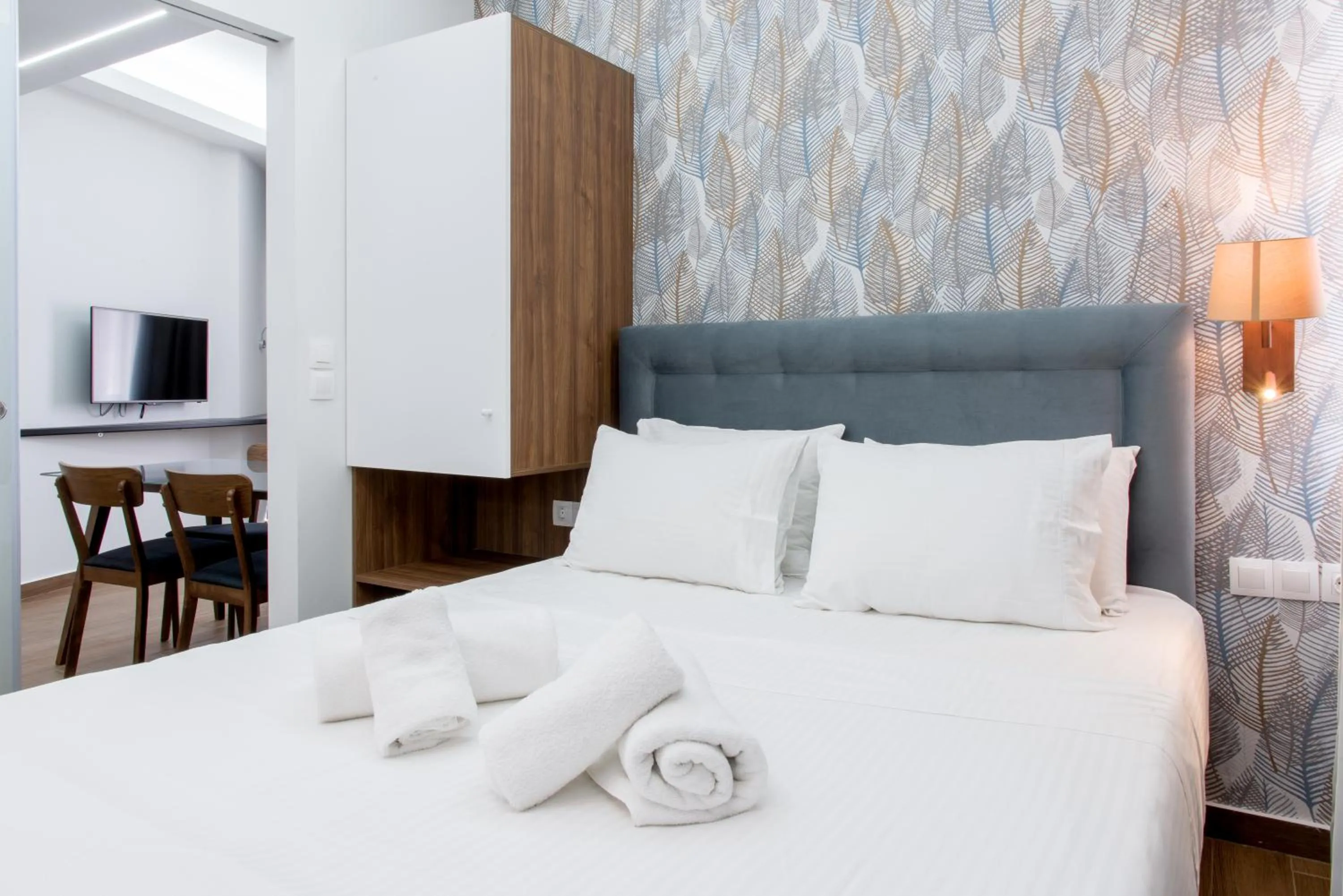 TV and multimedia, Bed in My Athens Place