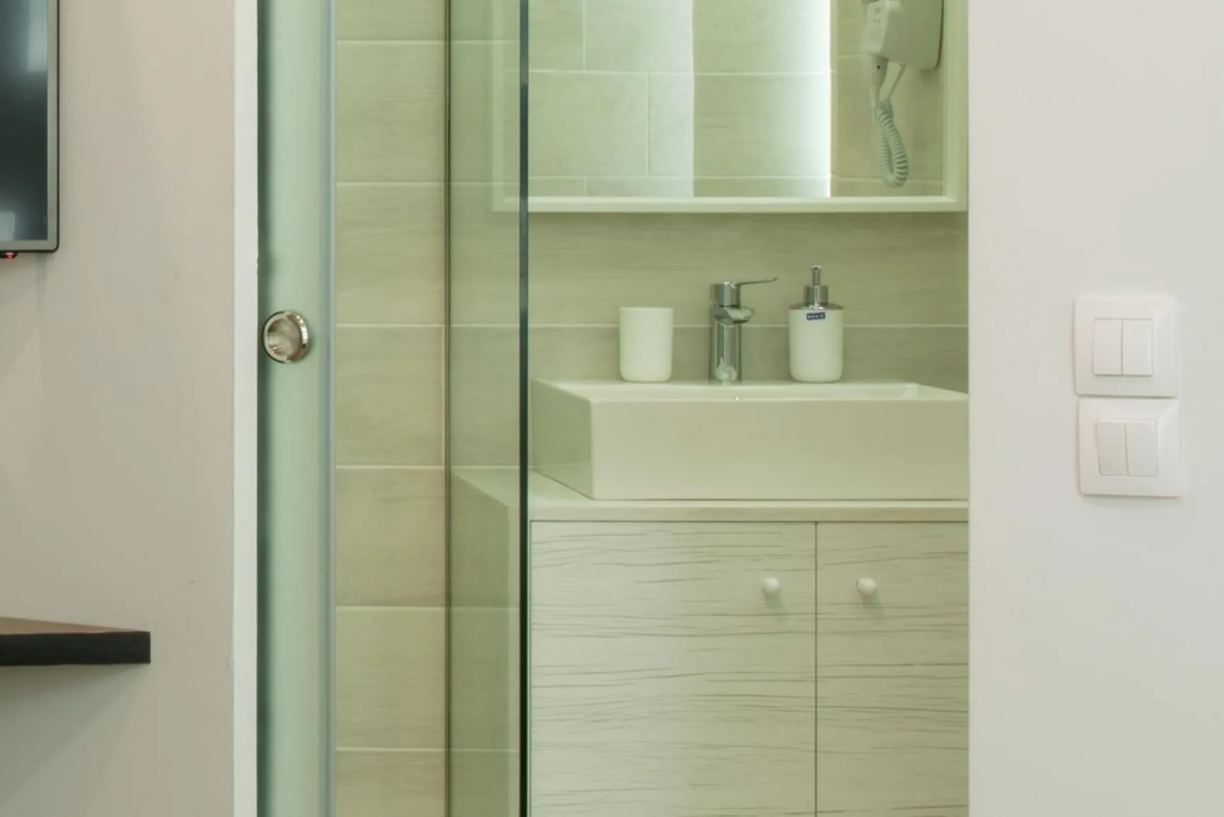 Shower in My Athens Place