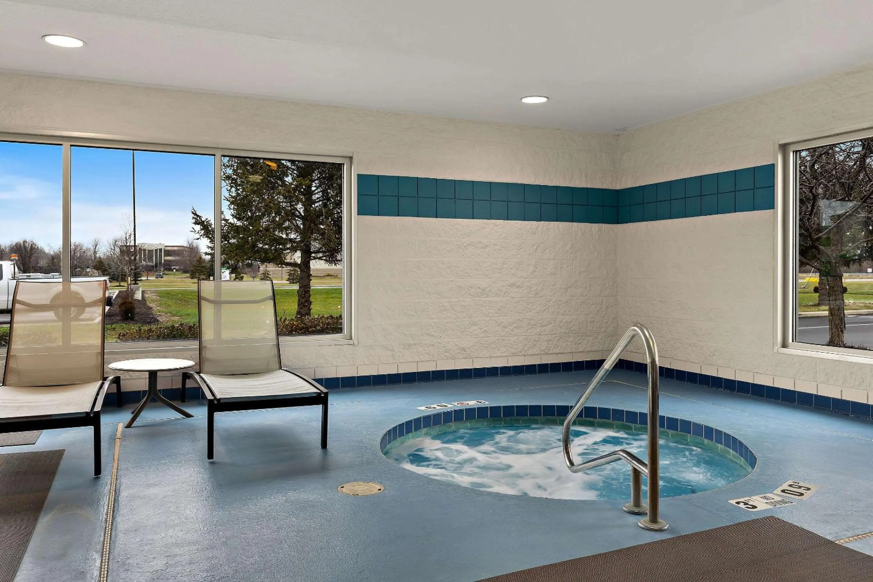 Swimming pool in Comfort Inn & Suites Fremont