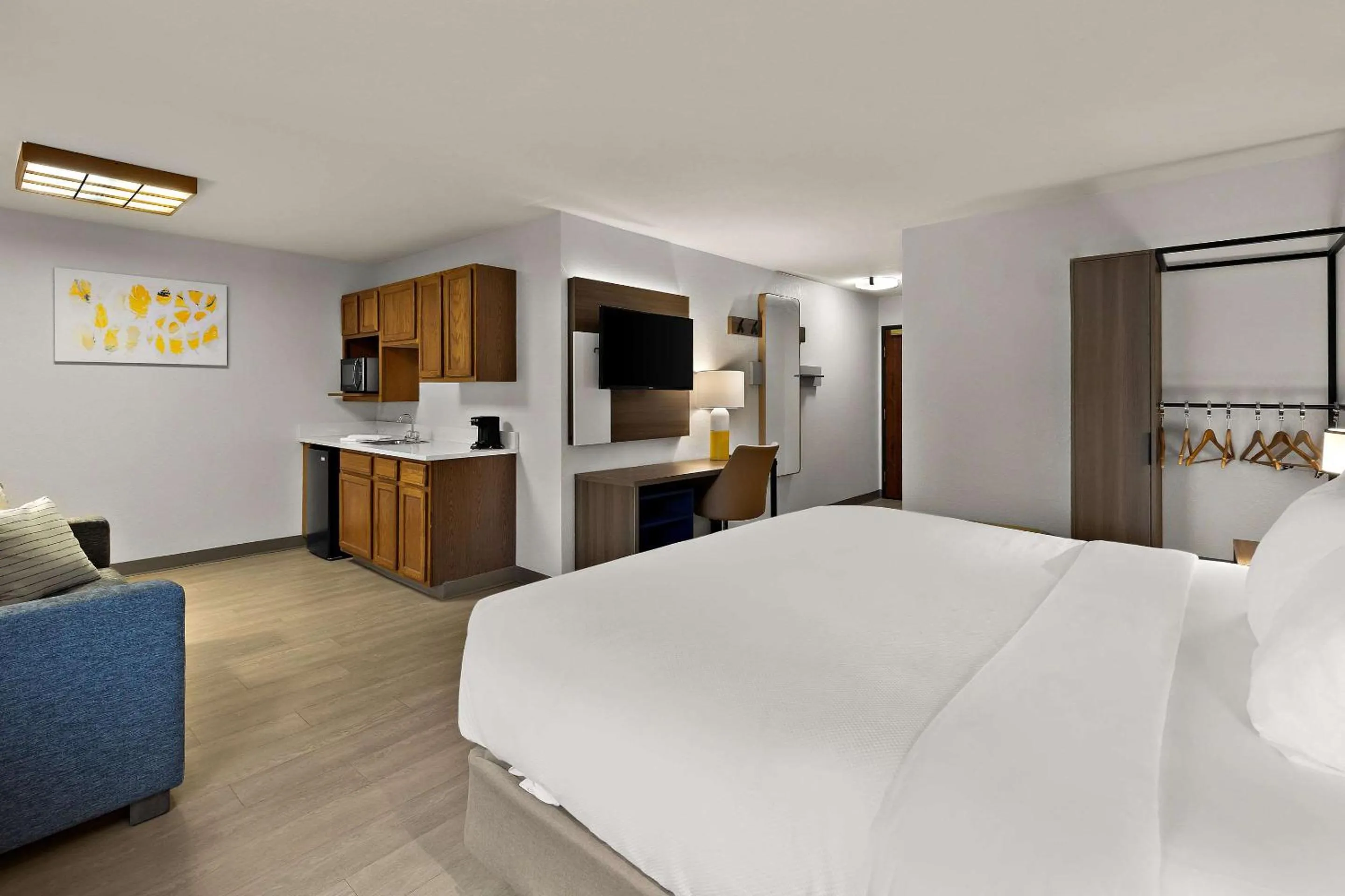 Bedroom, Bed in Comfort Inn & Suites Fremont