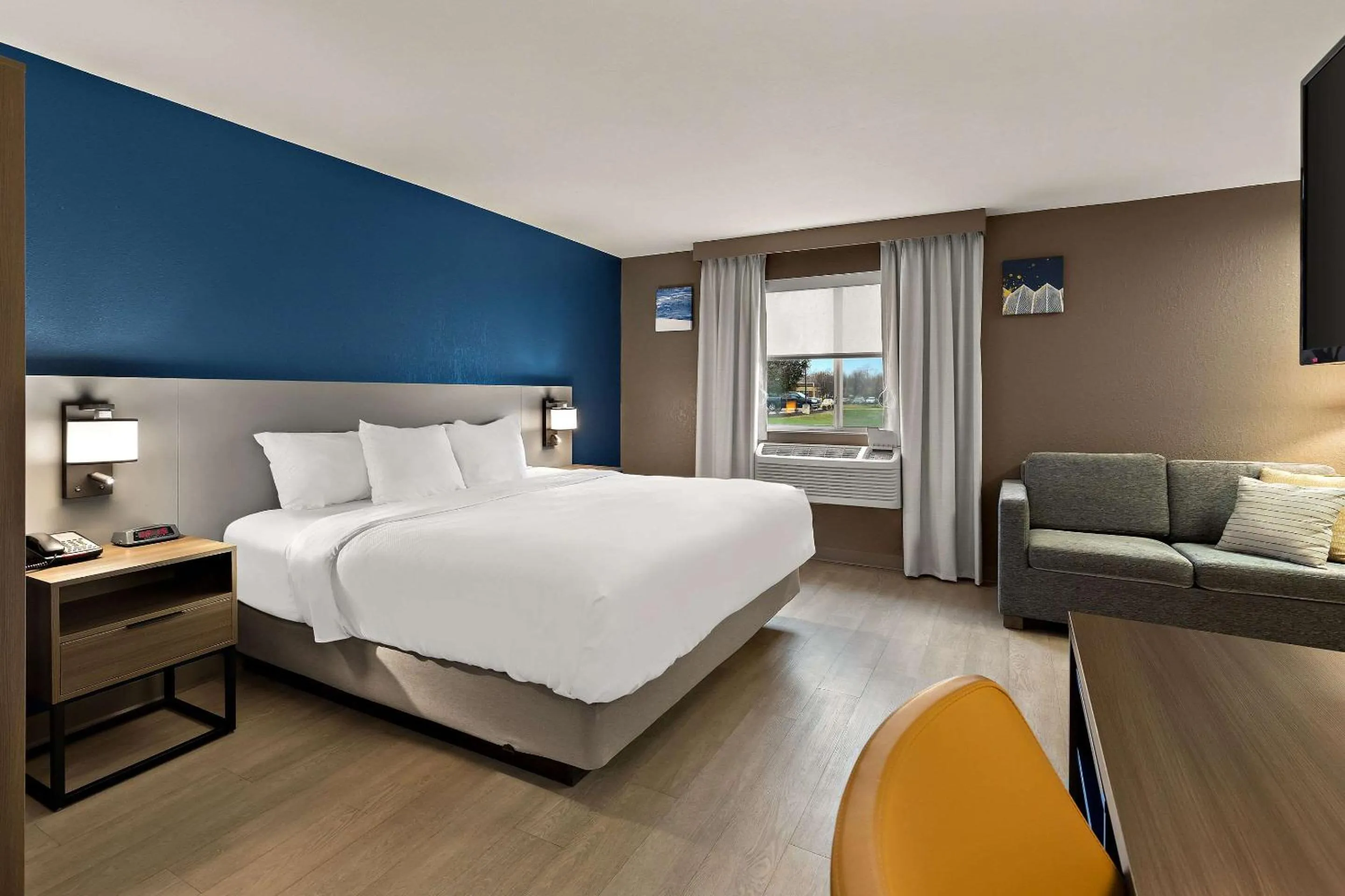 Bedroom, Bed in Comfort Inn & Suites Fremont