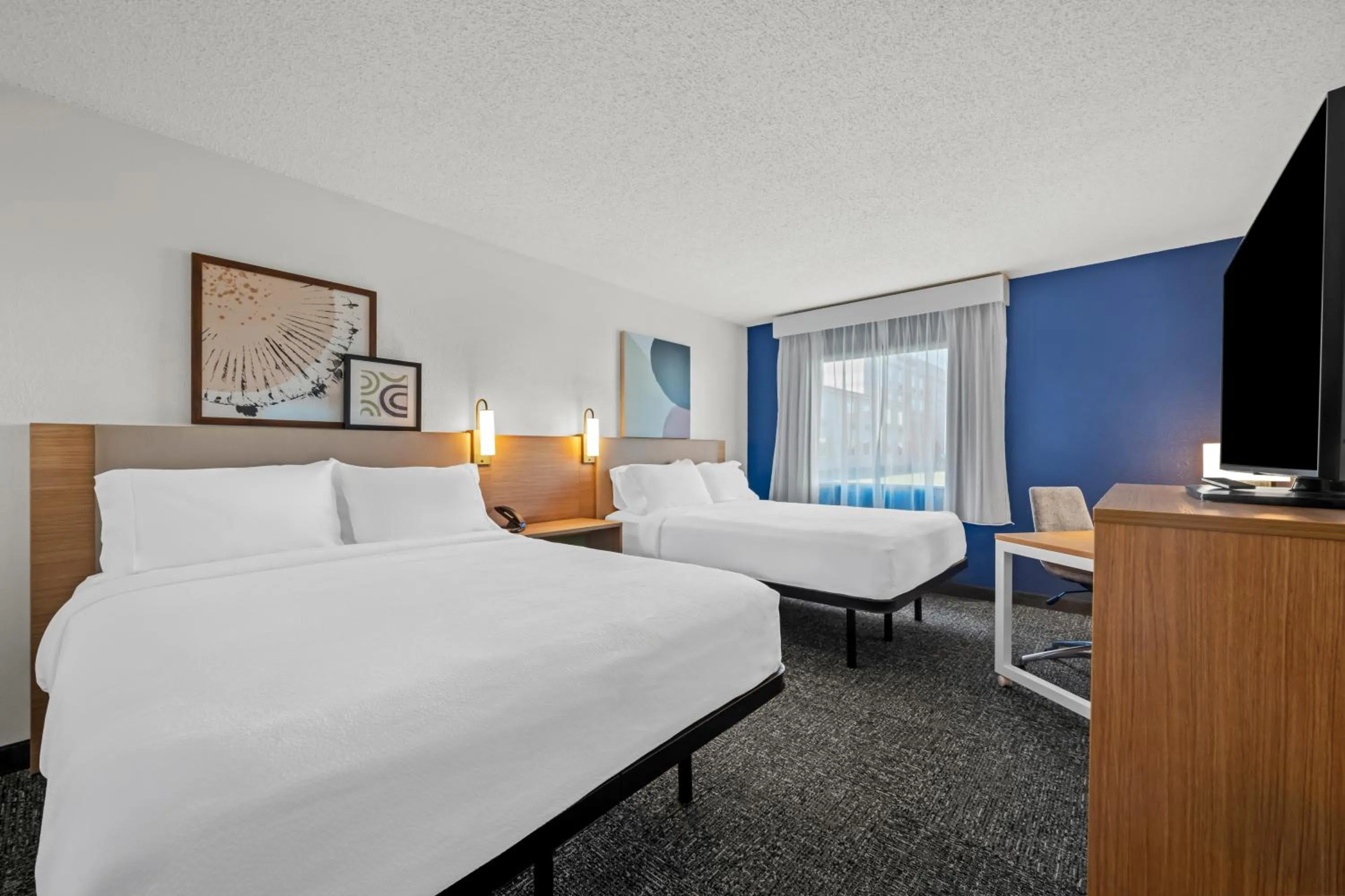 Bedroom, Bed in Spark By Hilton Cleveland Beachwood