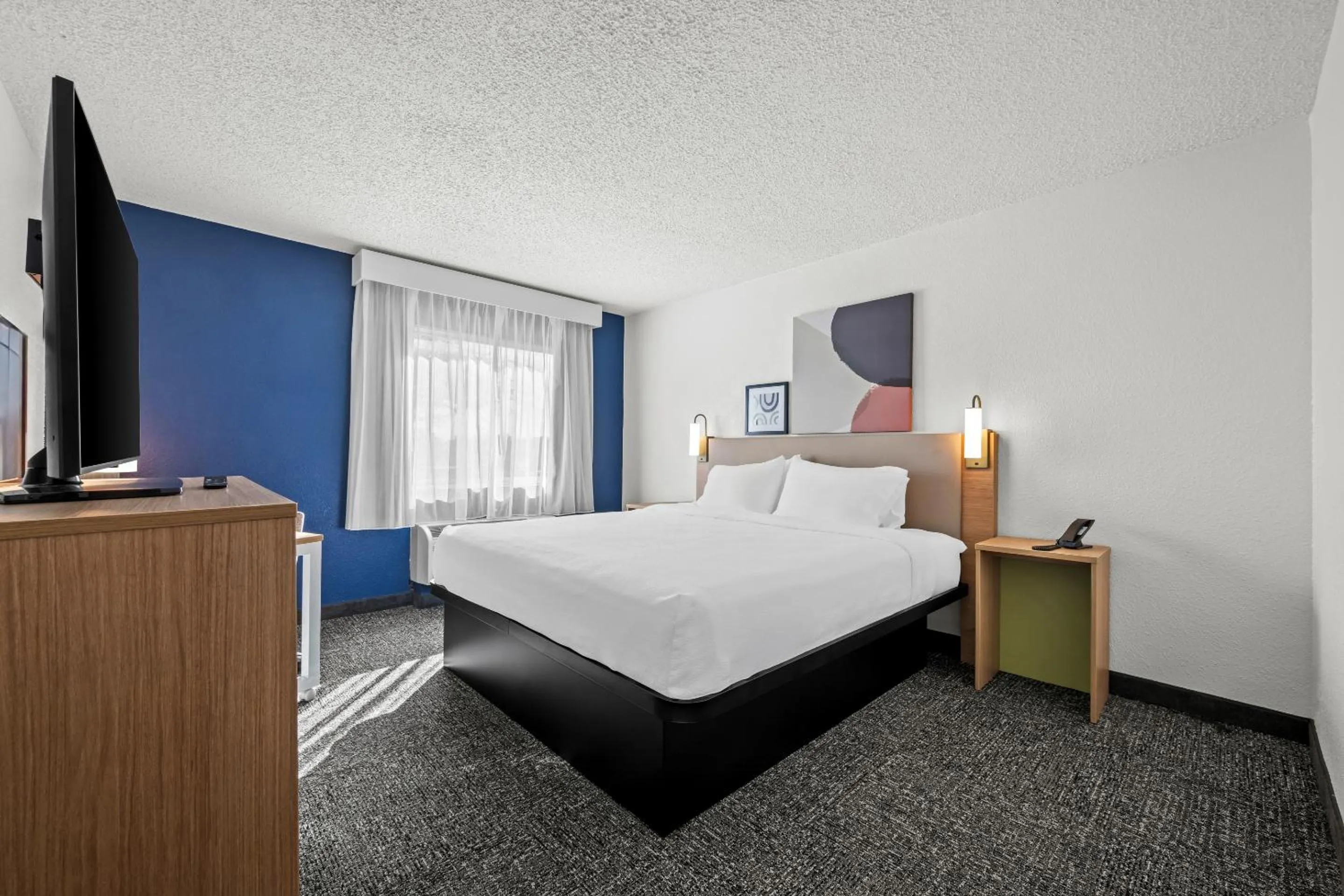 Bedroom, Bed in Spark By Hilton Cleveland Beachwood
