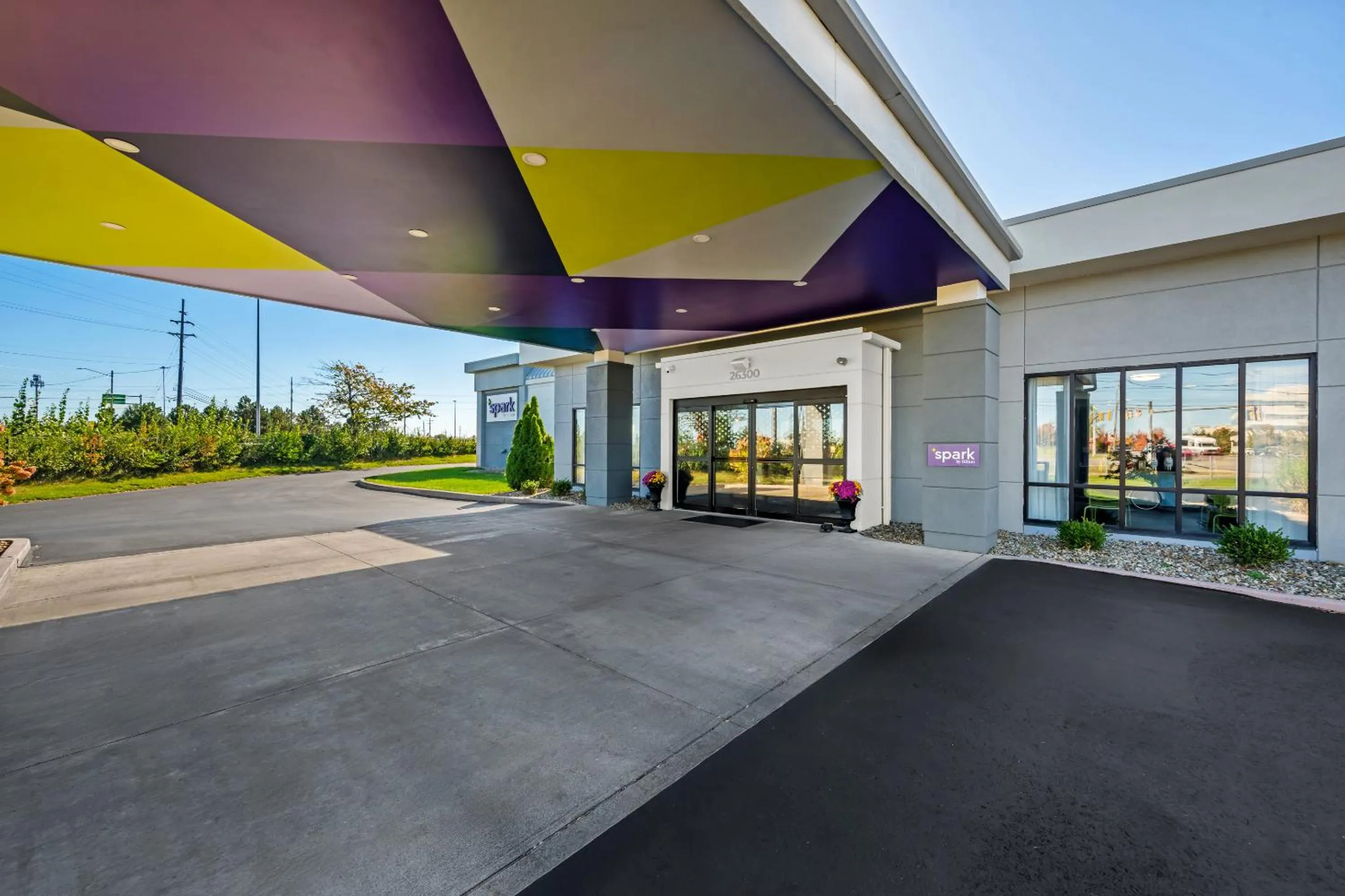 Property building in Spark By Hilton Cleveland Beachwood