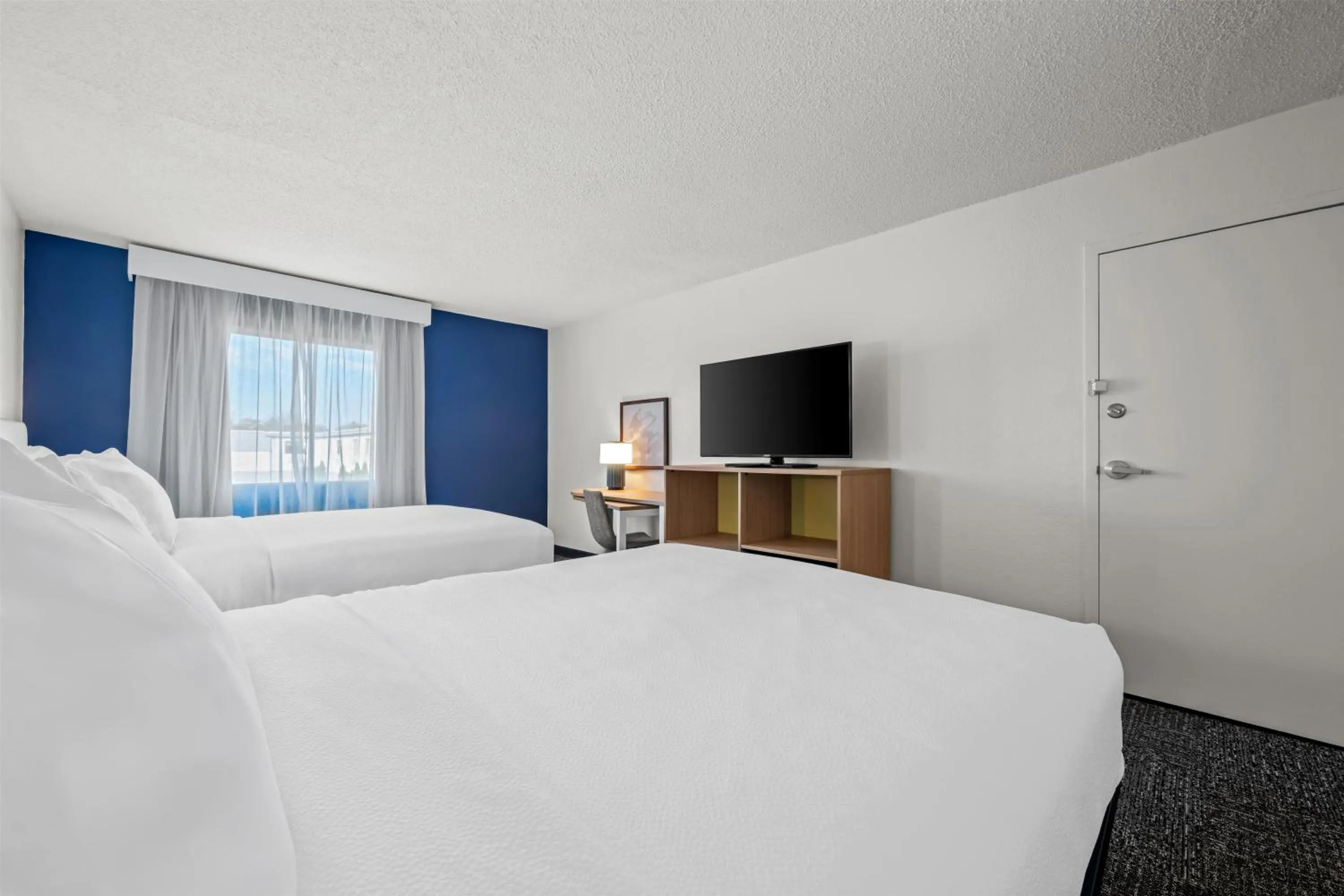 Bedroom, Bed in Spark By Hilton Cleveland Beachwood