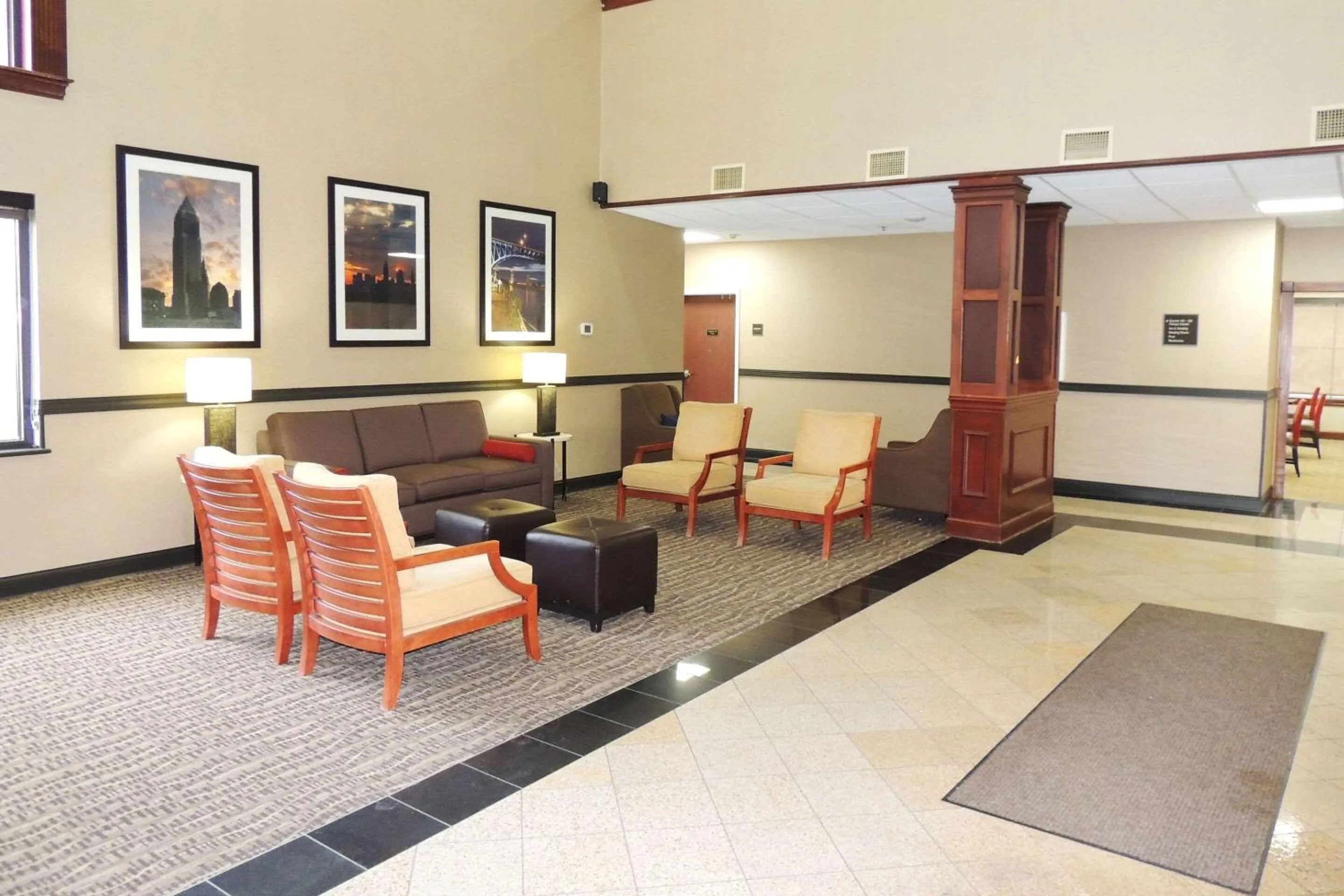 Lobby or reception in Comfort Suites Twinsburg