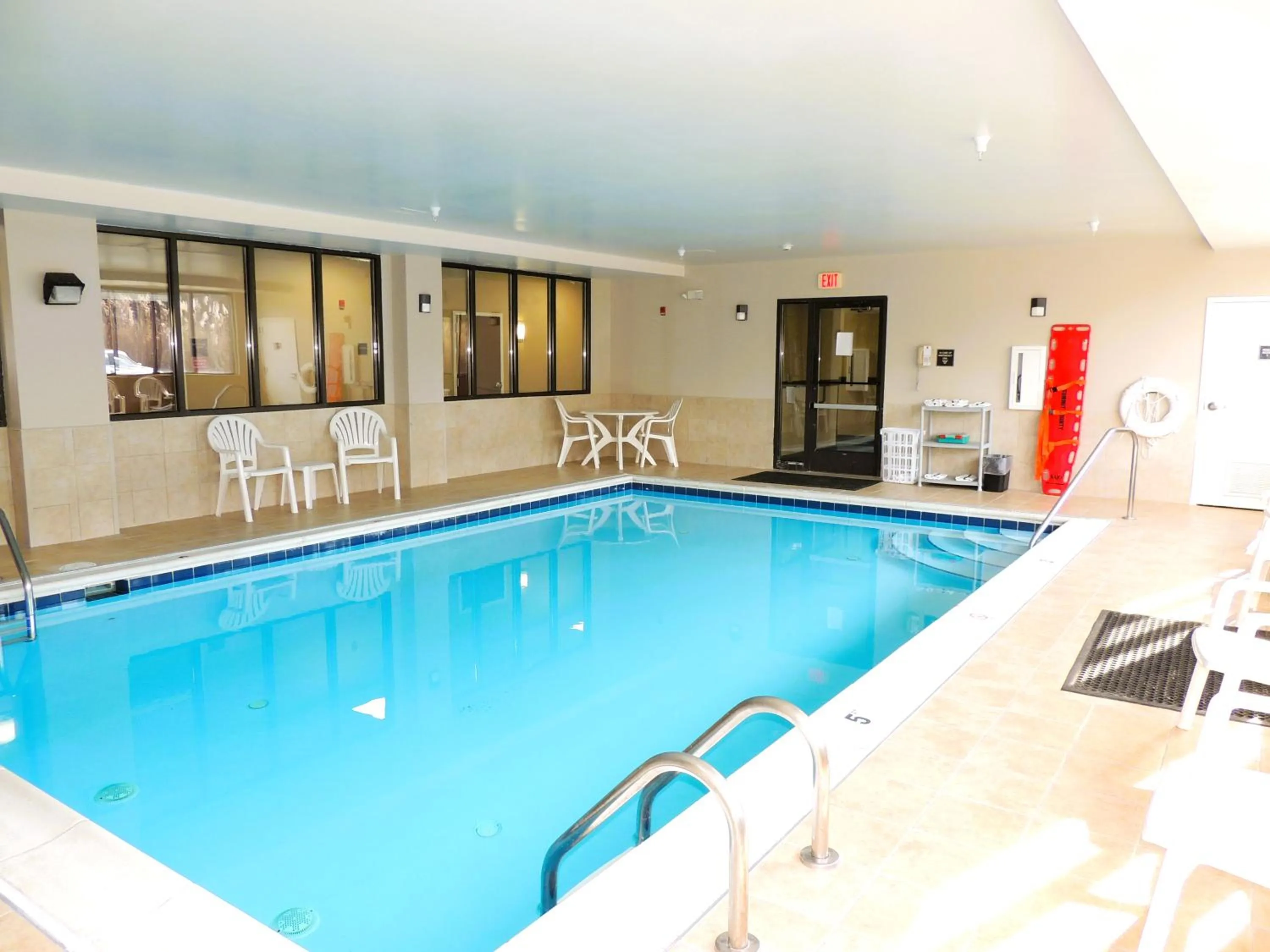 Pool view in Comfort Suites Twinsburg