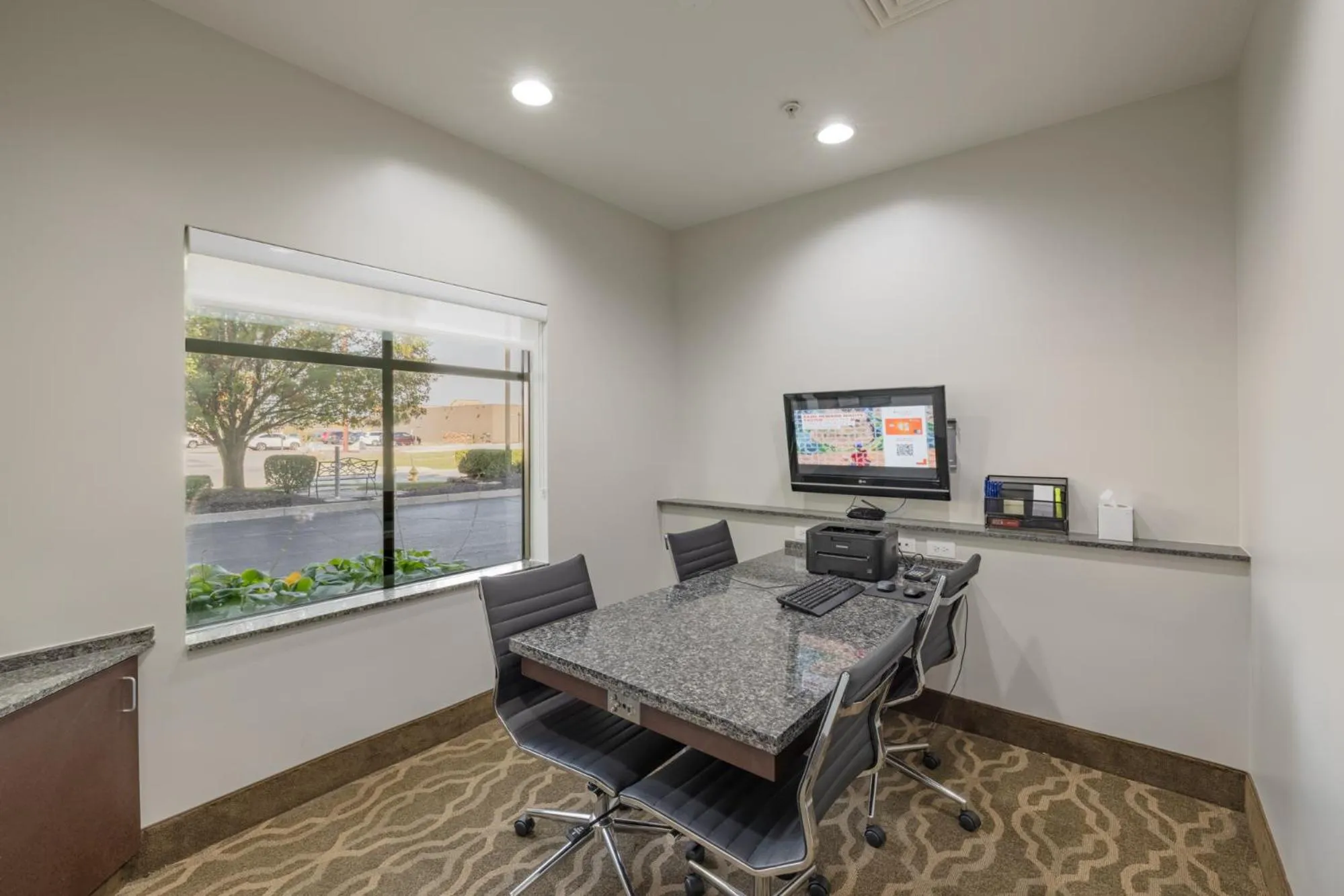 Business facilities in Comfort Suites Perrysburg - Toledo South