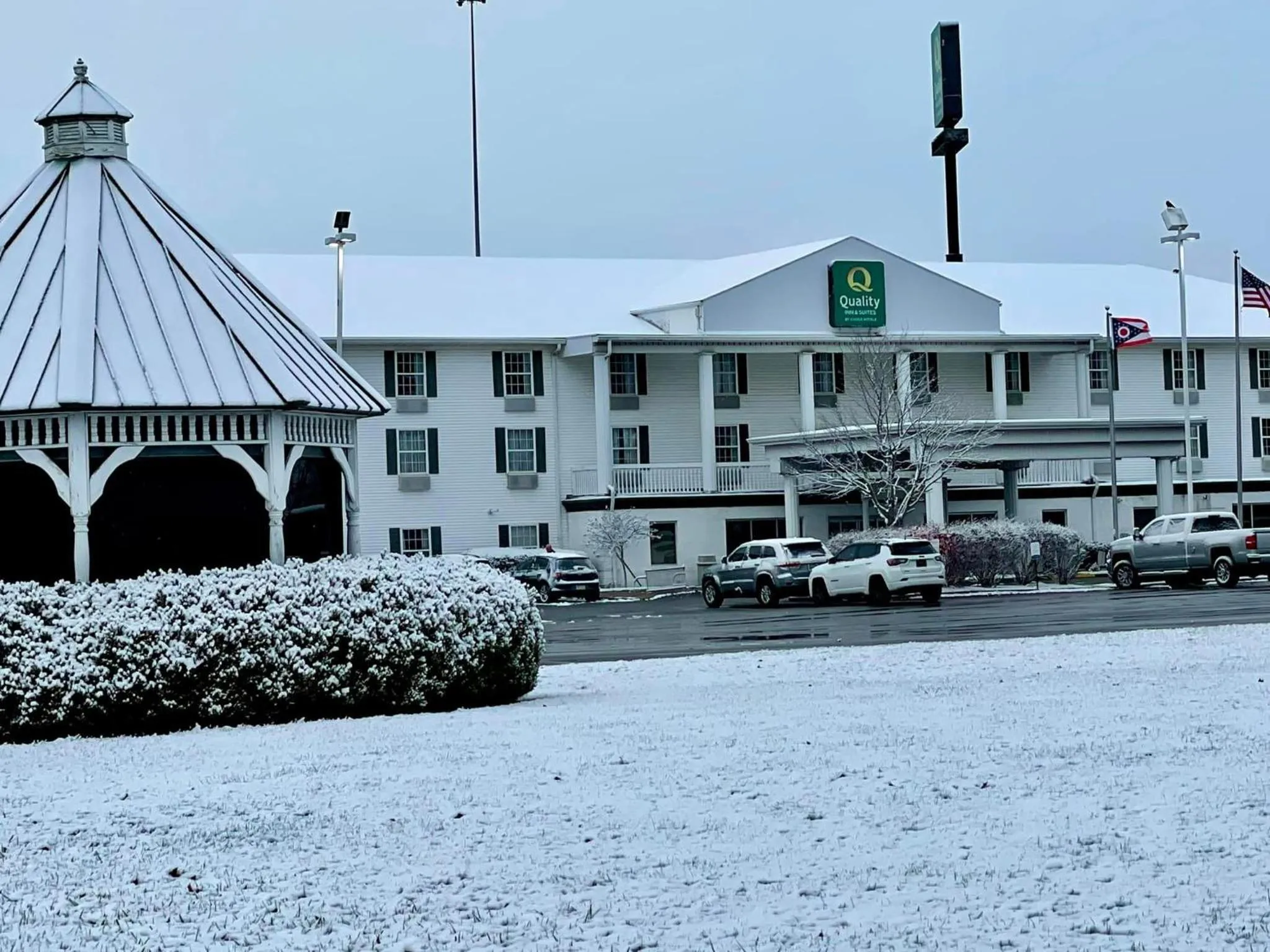 Property building in Quality Inn & Suites Bellville - Mansfield